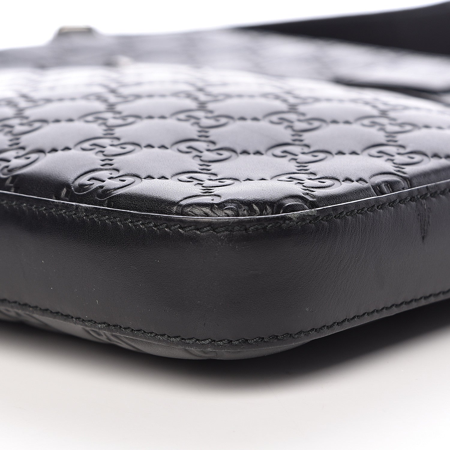 Gucci Guccissima Signature Medium Flat Messenger Bag Black 10 of 13