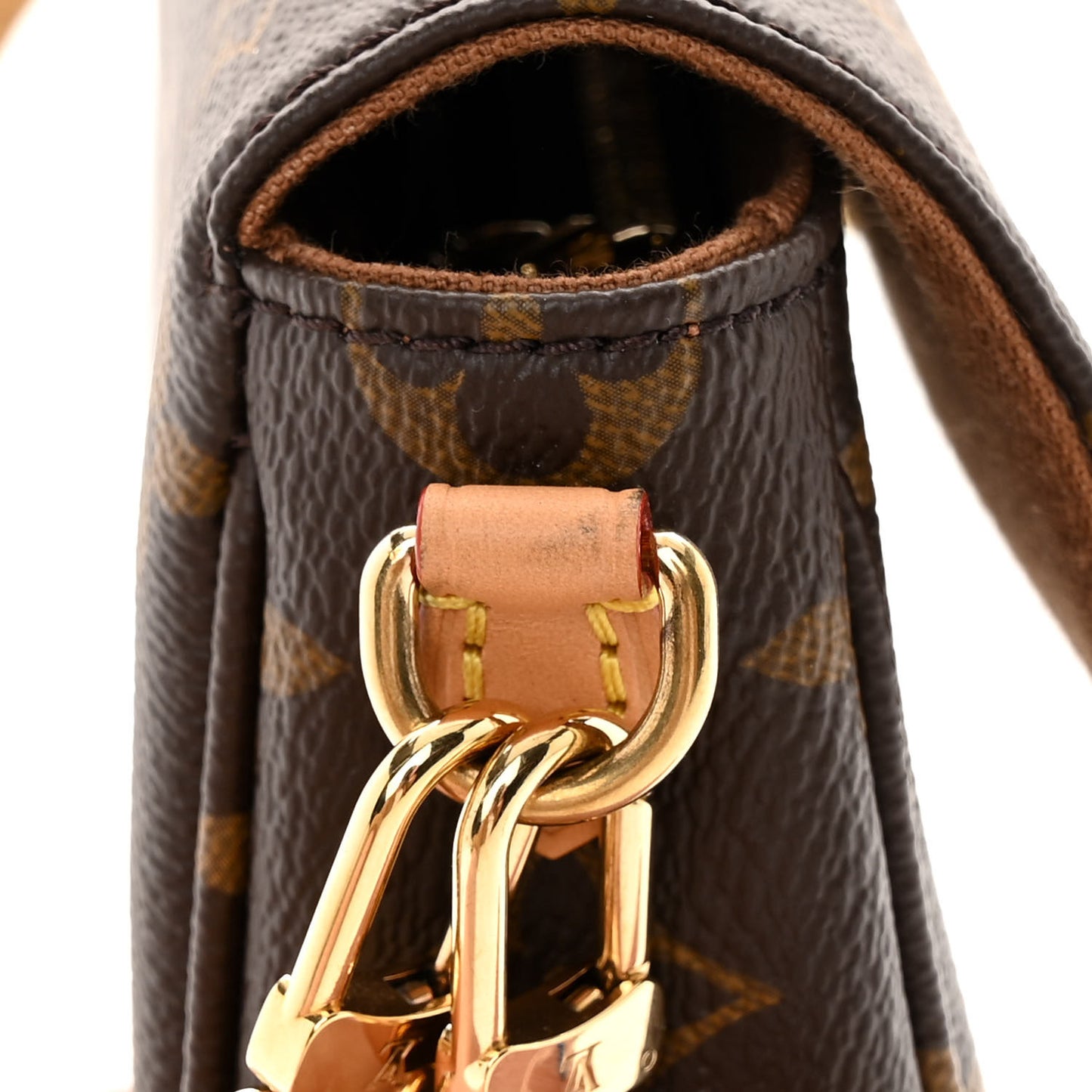 Monogram Ivy Wallet On Chain