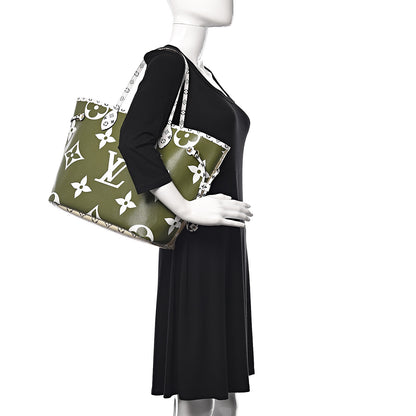 Louis Vuitton Monogram Giant Neverfull MM Kaki 2 of 12