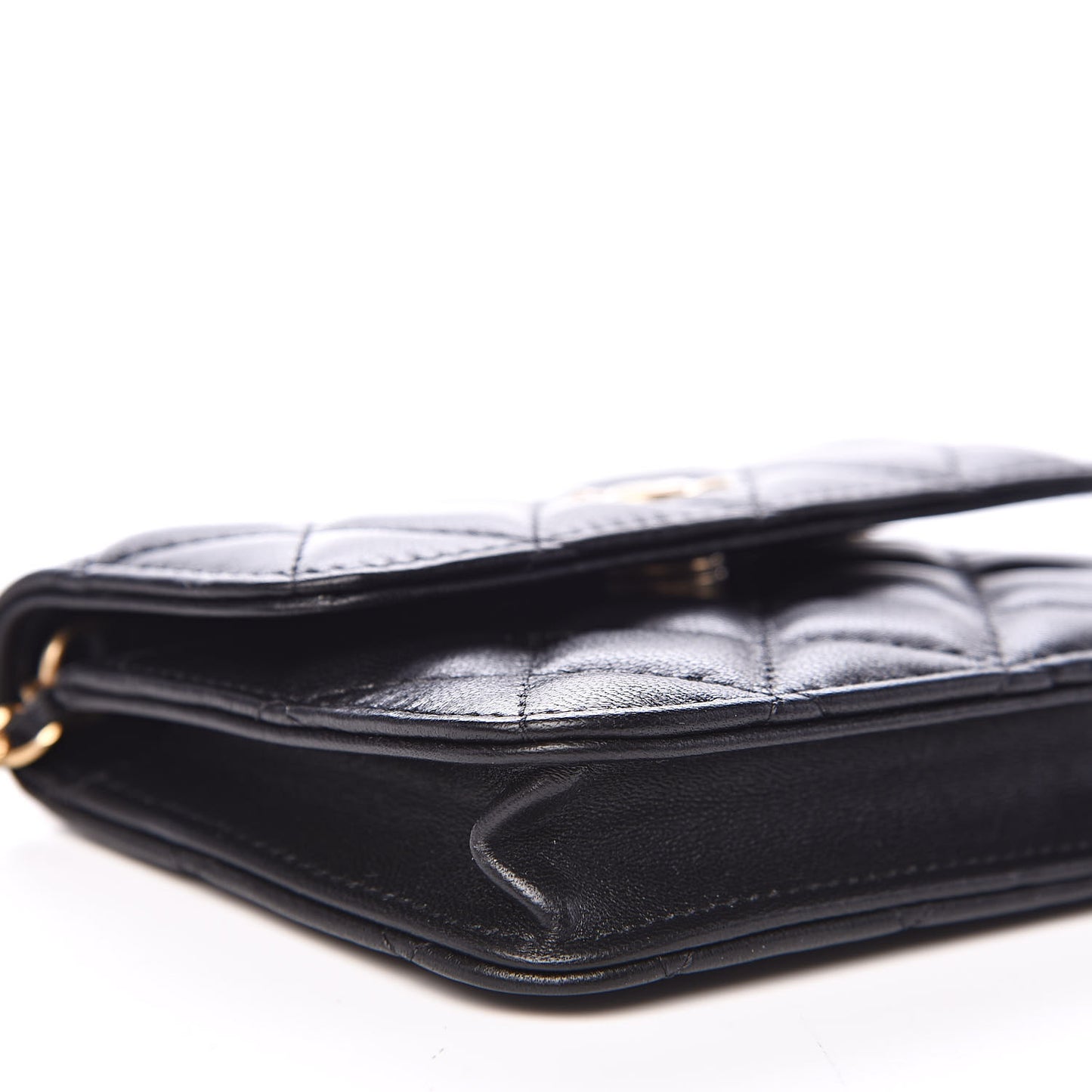 Lambskin Quilted Pearl Crush Clutch With Chain Black