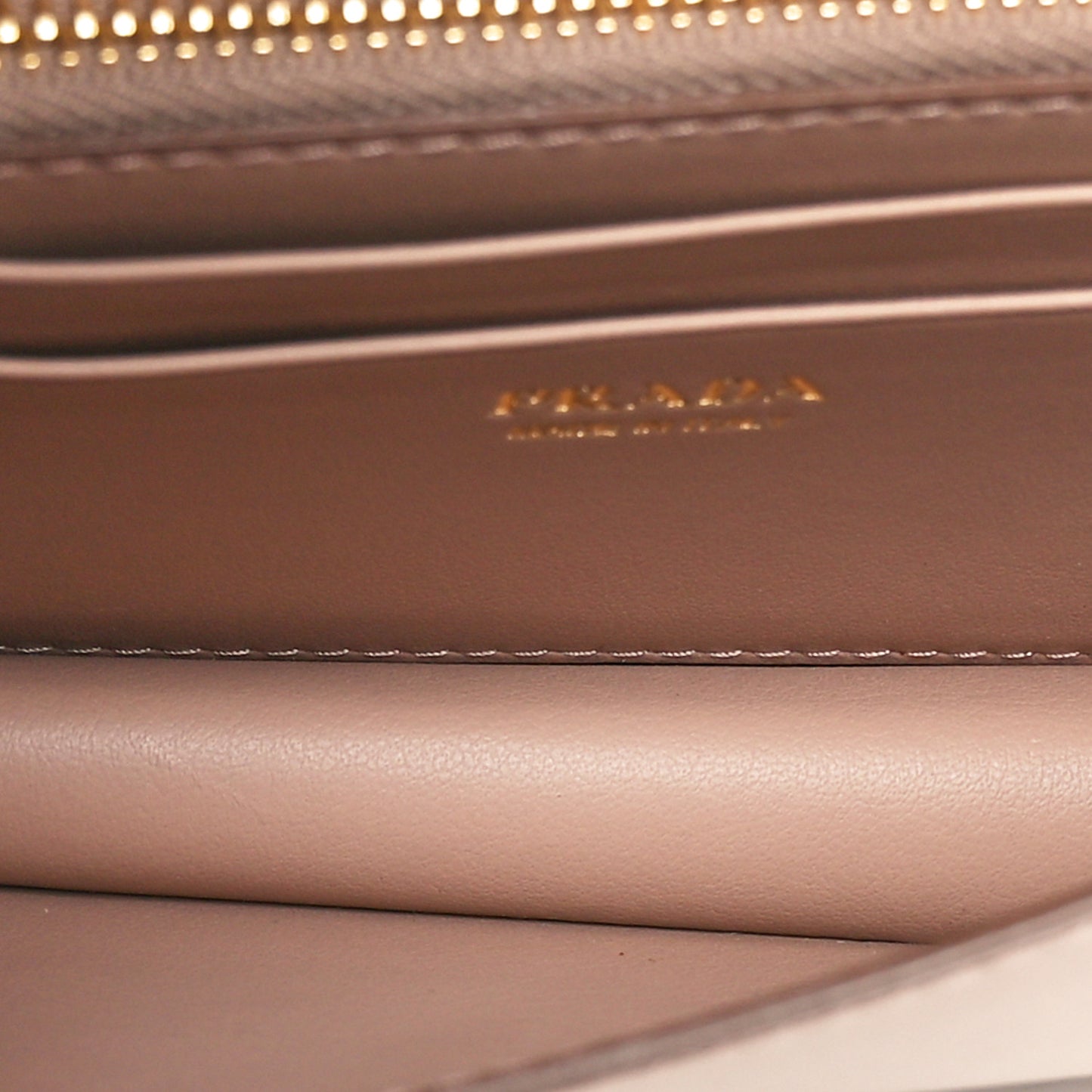 City Calfskin Cahier Astrology Chain Wallet Cipria