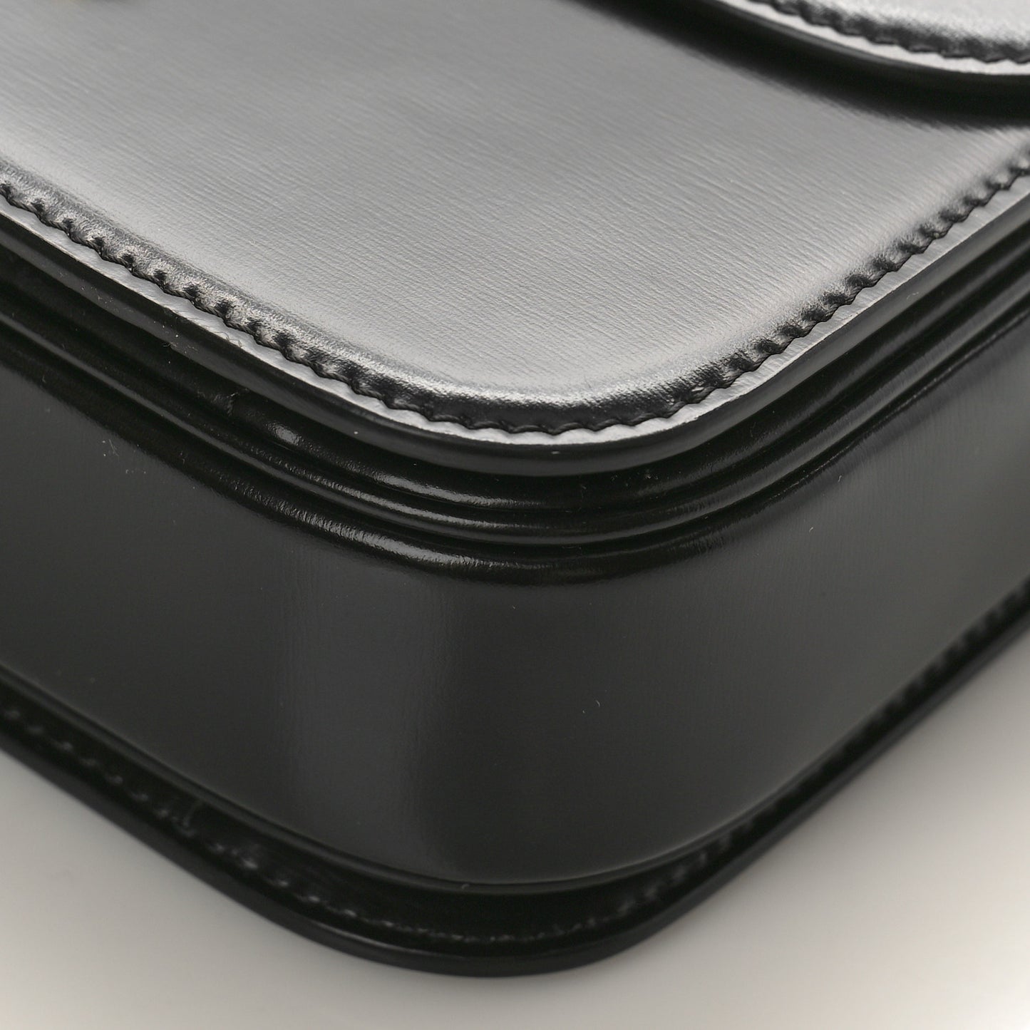 Shiny Calfskin Medium Triomphe Black