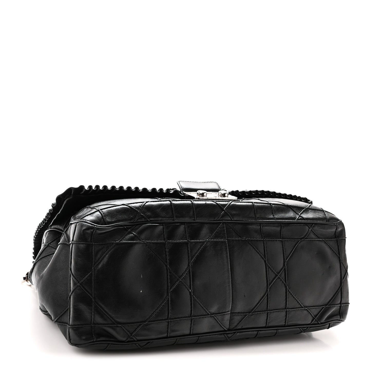 Lambskin Cannage Large Ruffle New Lock Flap Black