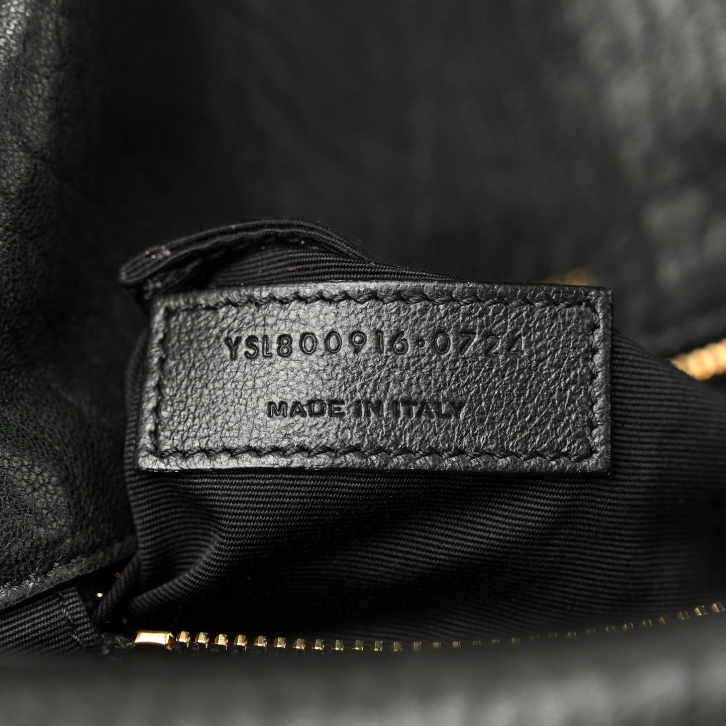 Grained Lambskin Medium Calypso Black