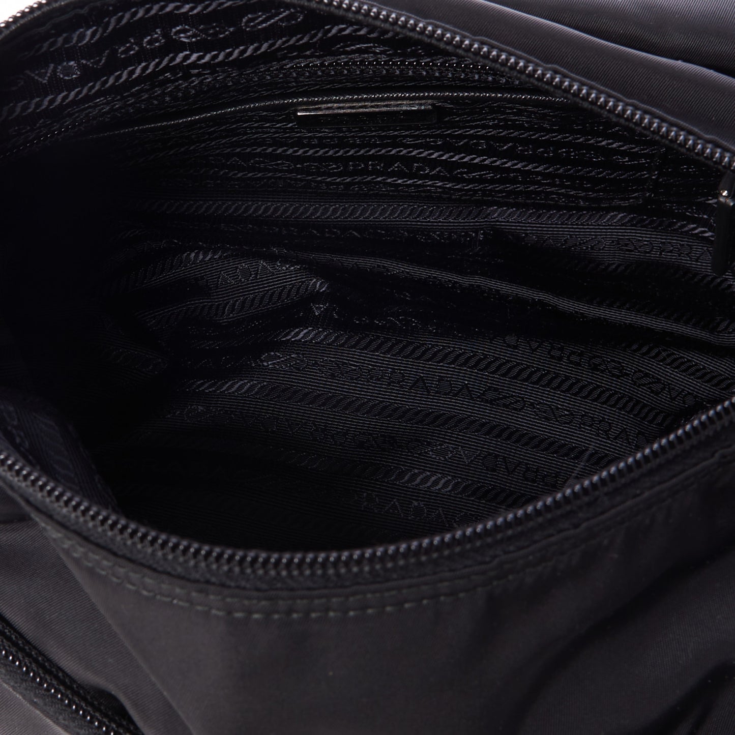 Tessuto Nylon Saffiano Vela Messenger Bag Black