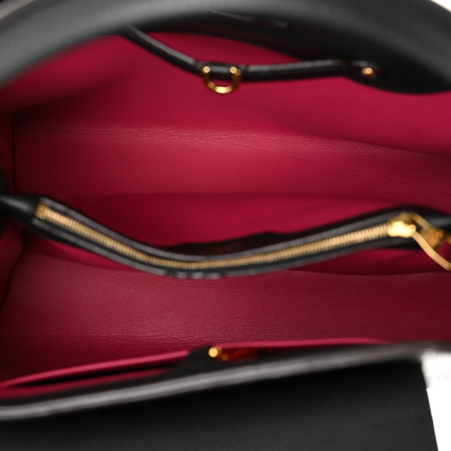 Louis Vuitton Taurillon Capucines MM Black Fuchsia 5 of 9