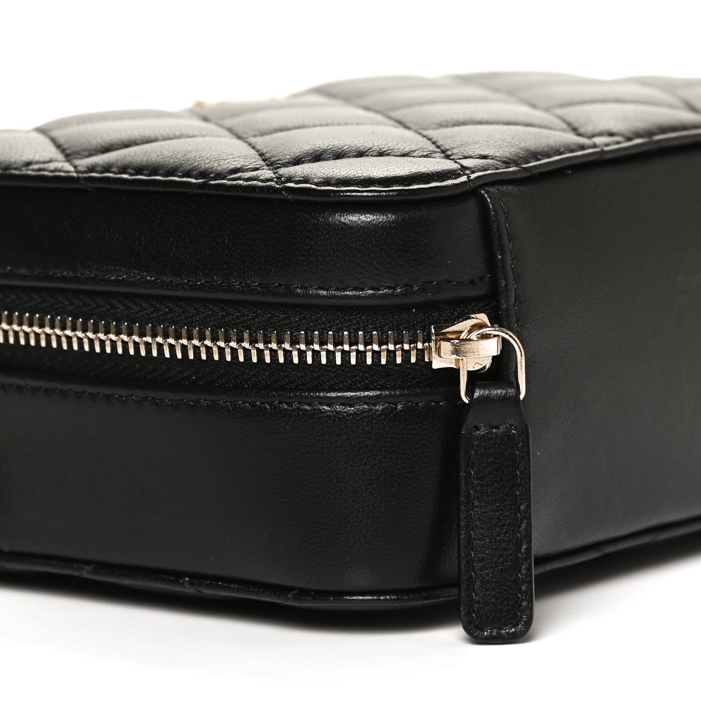 Lambskin Quilted CC Pearl Crush Camera Case Black