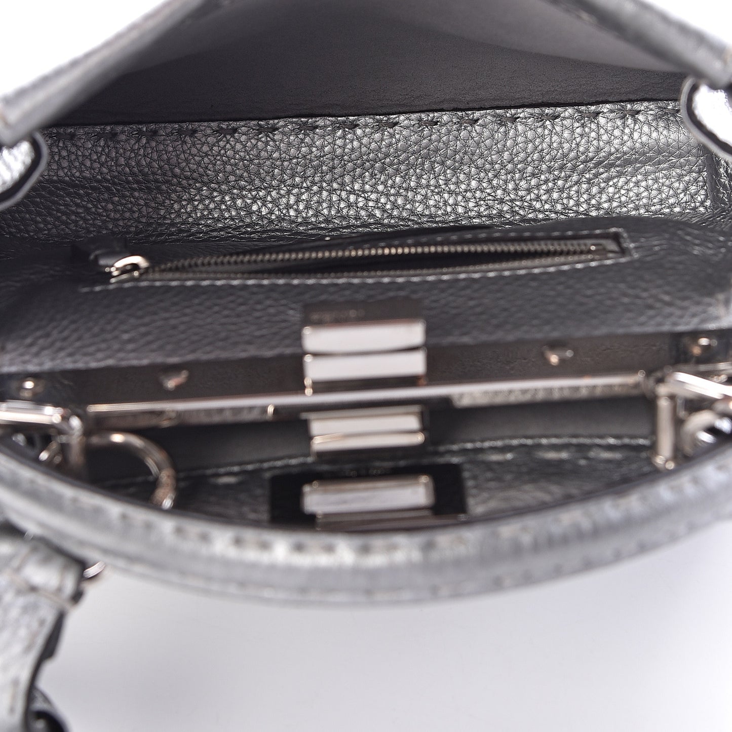 Cuoio Romano Lux Selleria Mini Peekaboo Iconic Satchel Argento