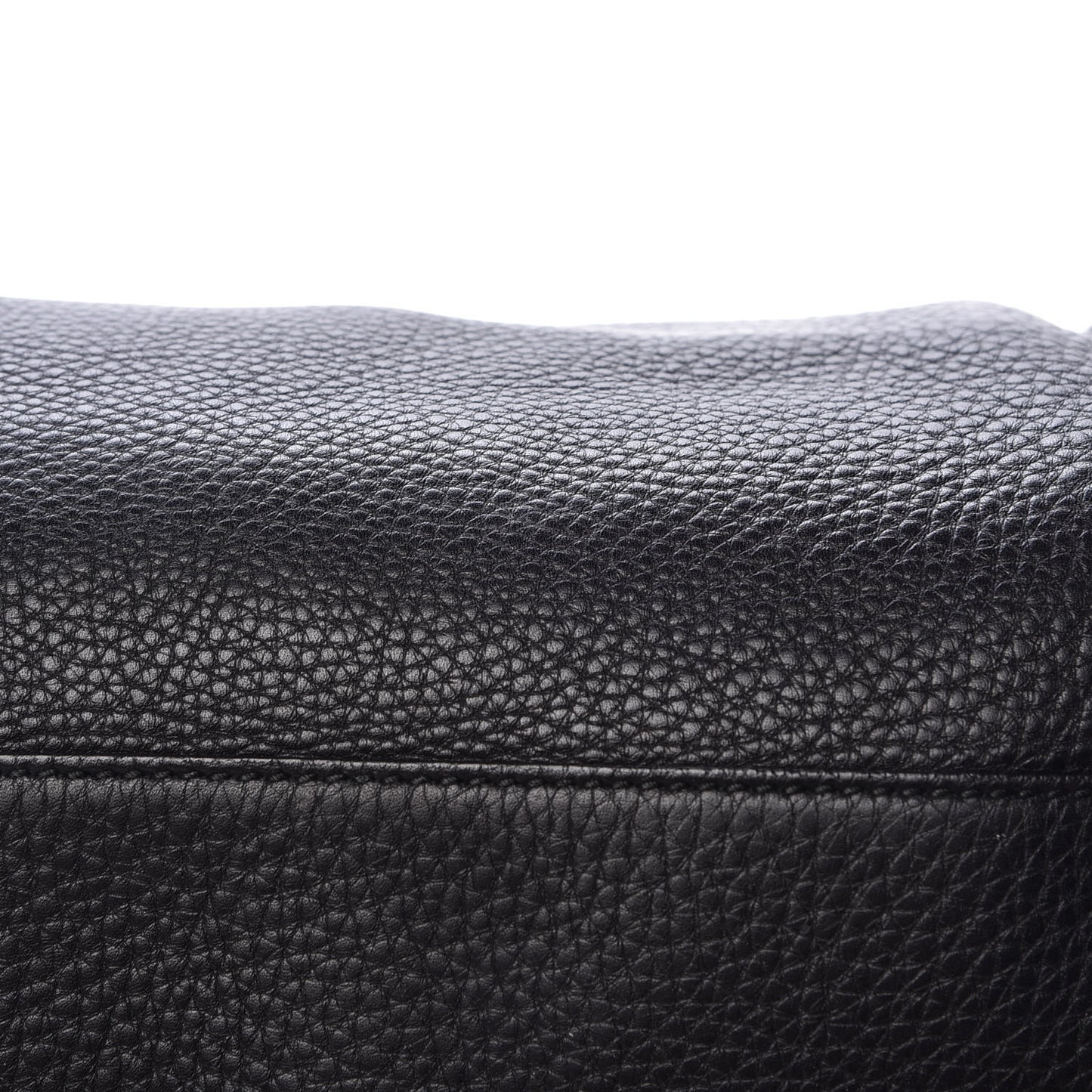 Pebbled Calfskin Medium Soho Boston Black