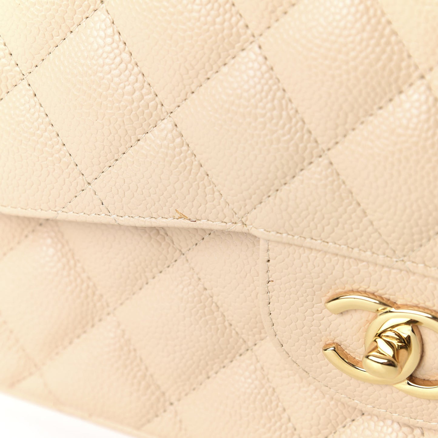 Caviar Quilted Jumbo Double Flap Beige Clair