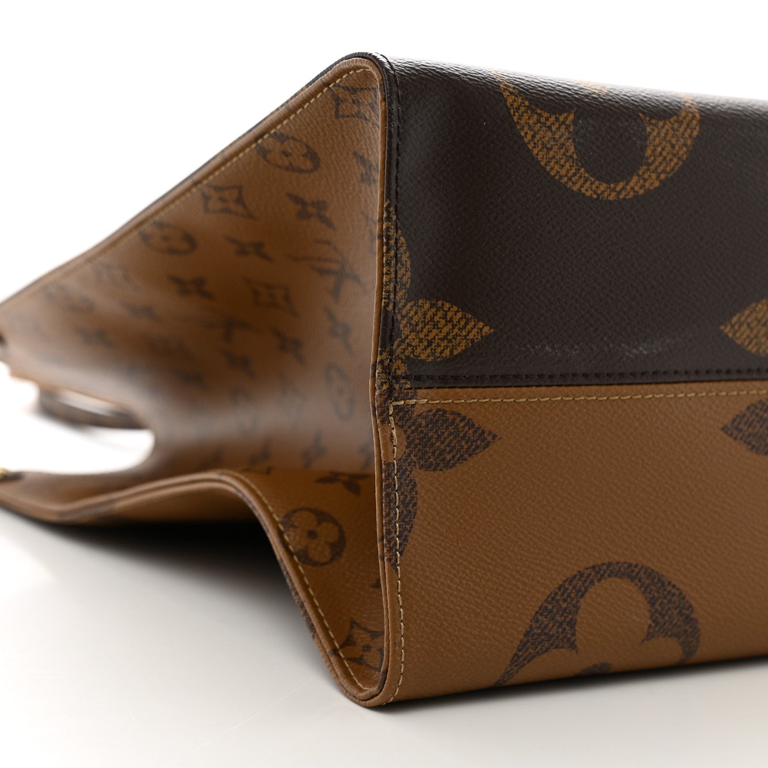 Louis Vuitton Reverse Monogram Giant Onthego GM 8 of 11