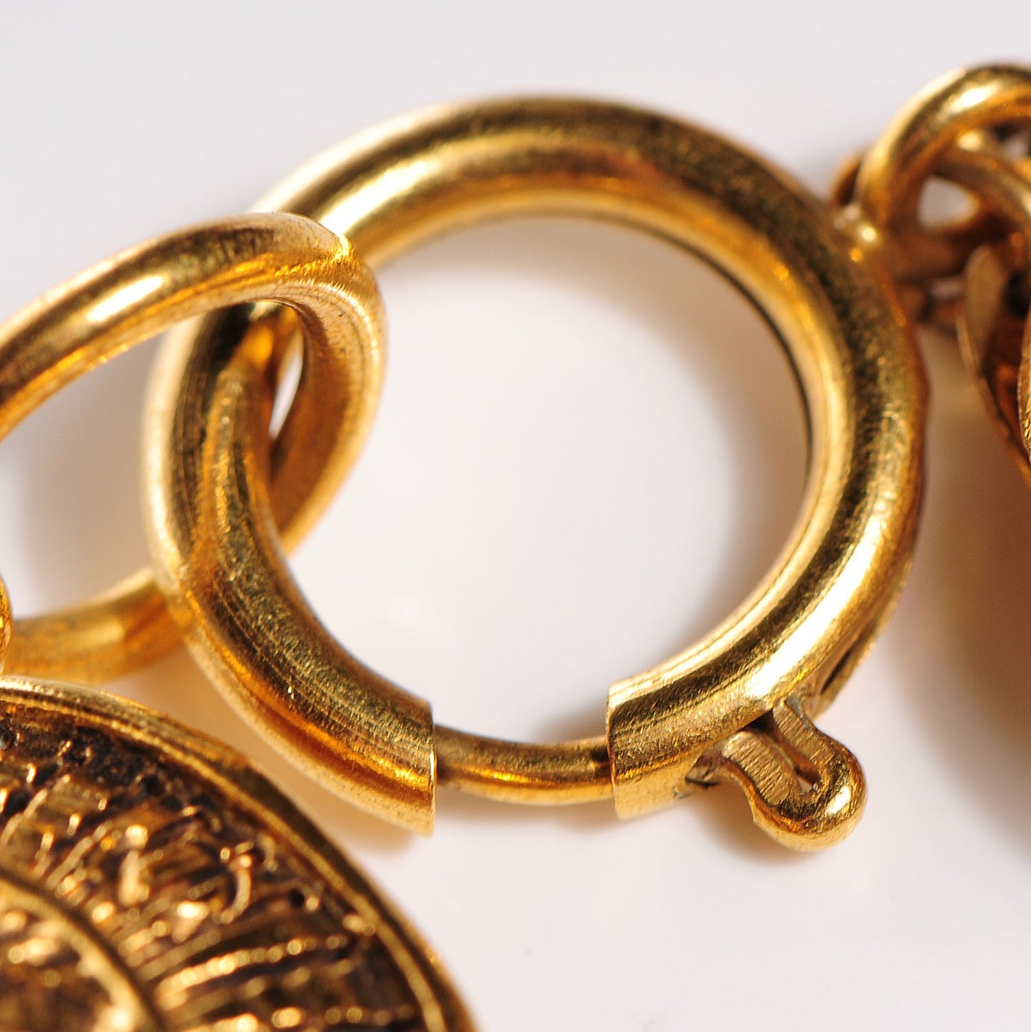 Medallion Bracelet Gold