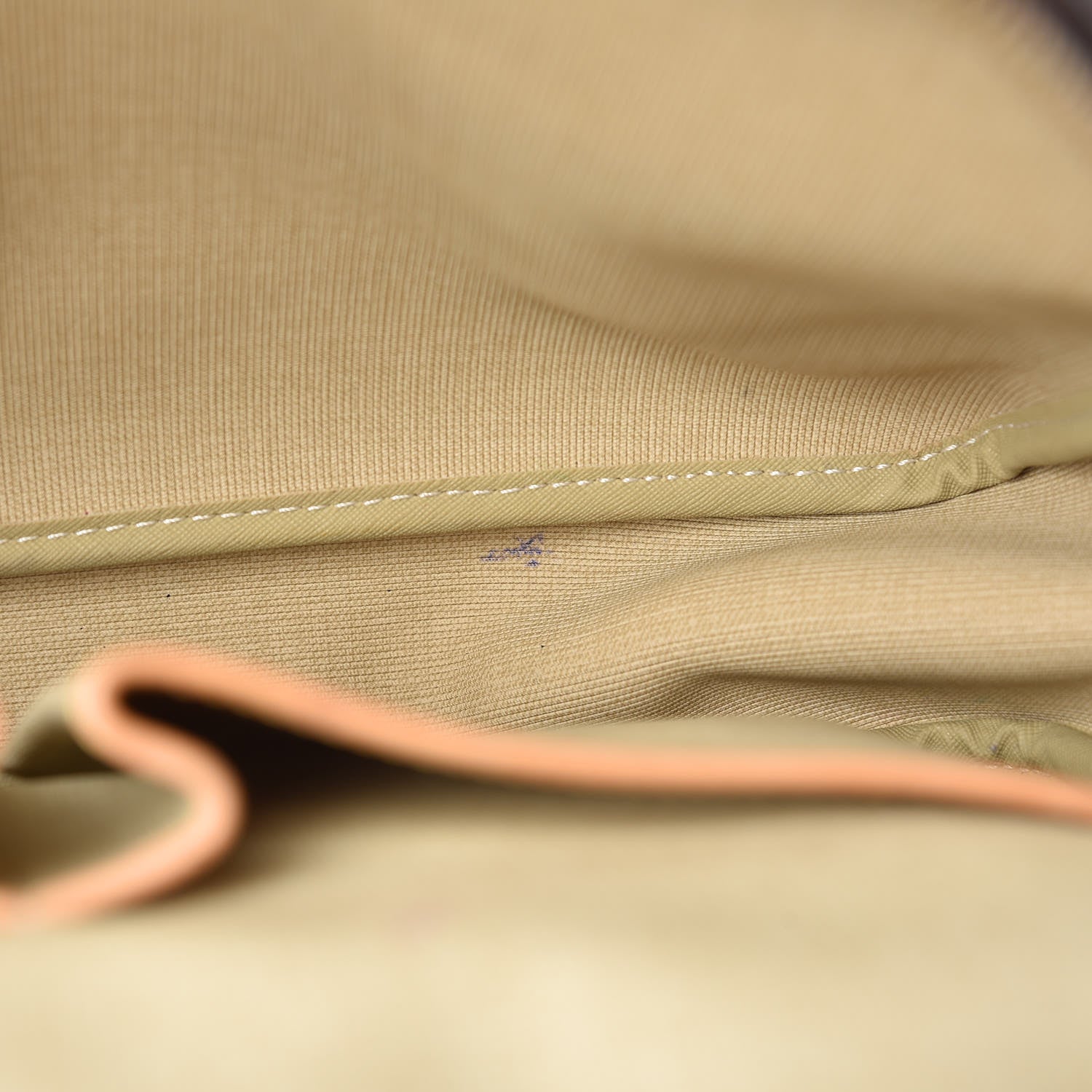 Louis Vuitton Monogram Reporter GM 9 of 13