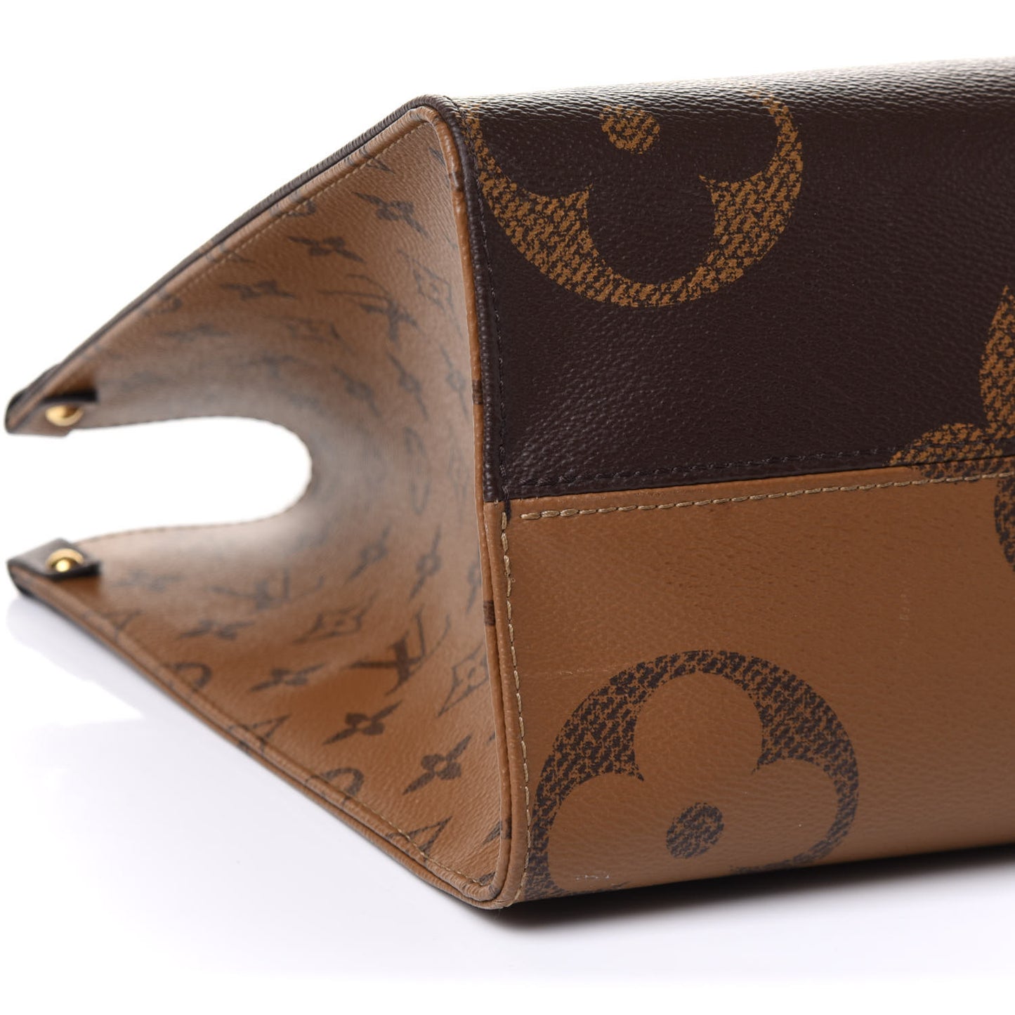 Reverse Monogram Giant Onthego MM