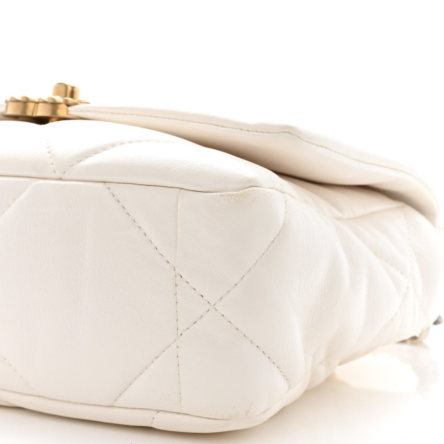 Lambskin Quilted Medium Chanel 19 Flap White