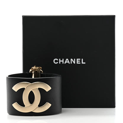 Chanel Calfskin CC Wide Cuff L Black Gold 6 of 6