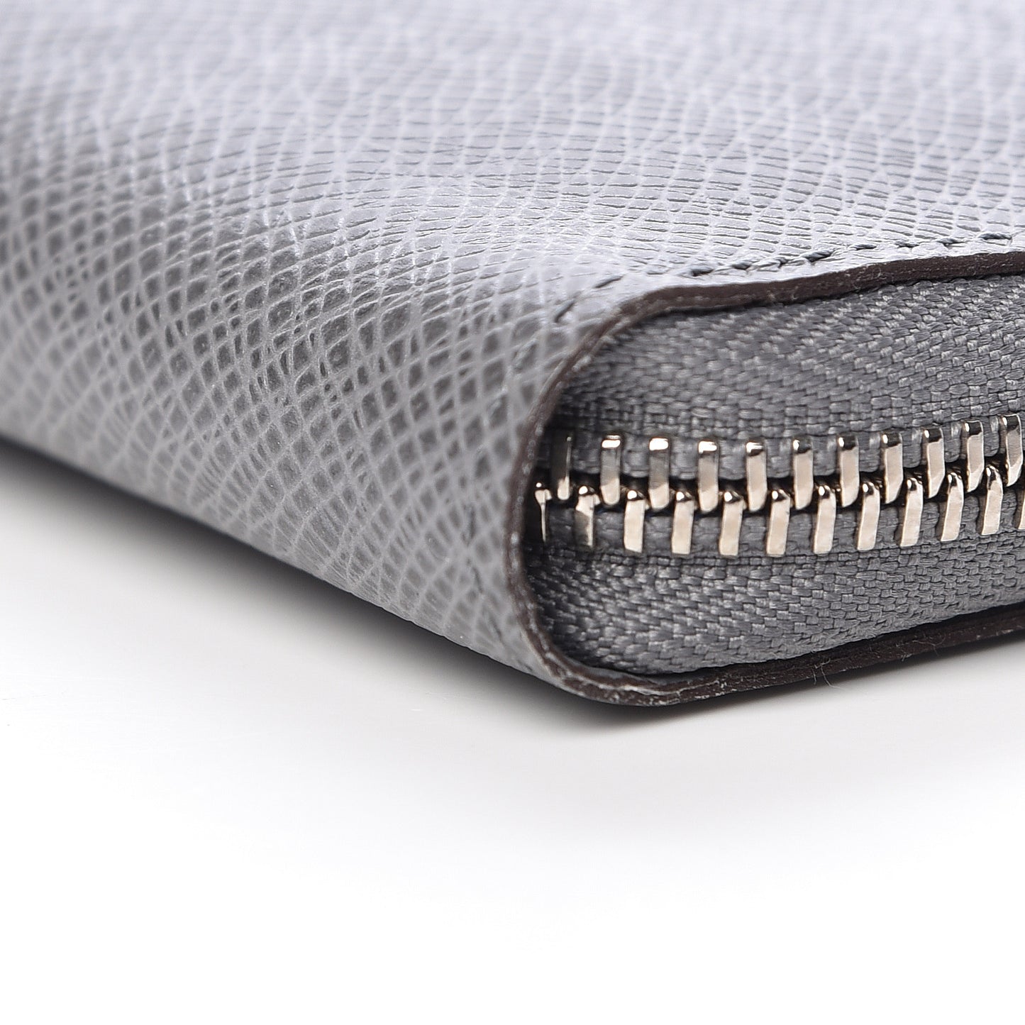 Taiga Vertical Zippy Wallet Glacier