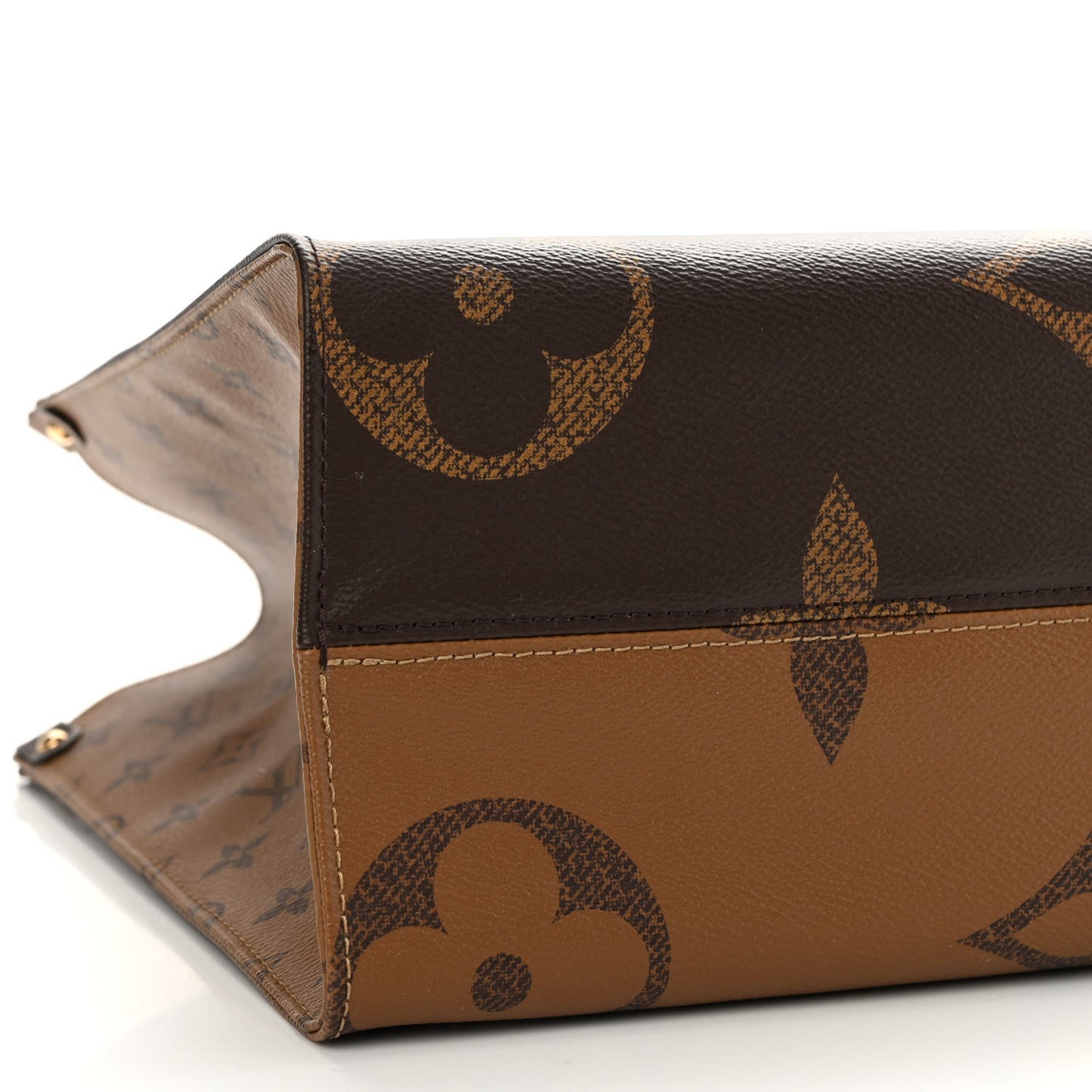 Reverse Monogram Giant Onthego MM