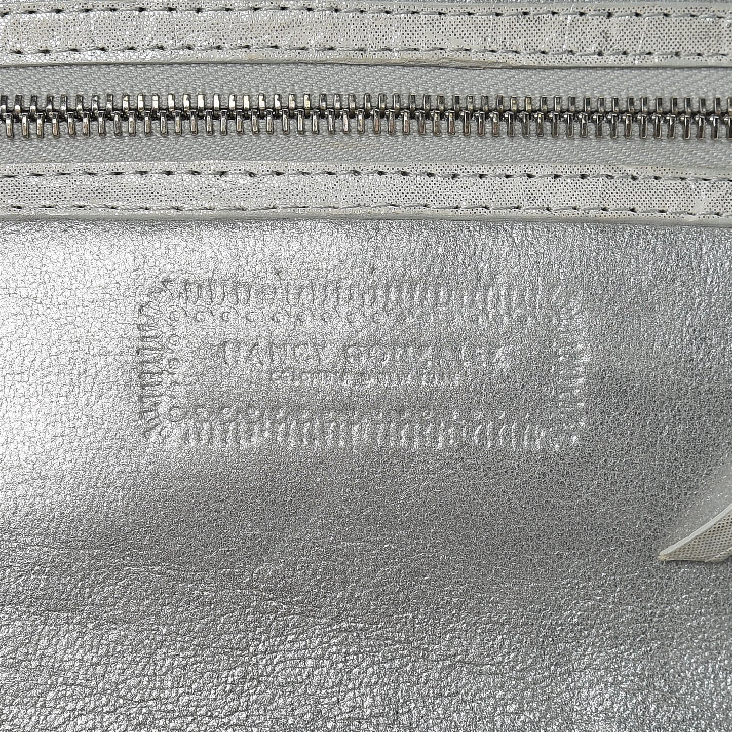 Crocodile Wallet On Chain White