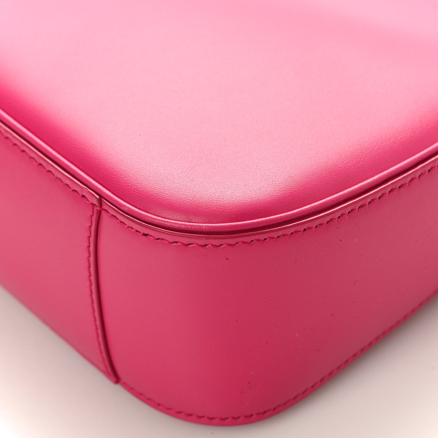 Smooth Calfskin Le 5 A 7 Hobo Bubblegum