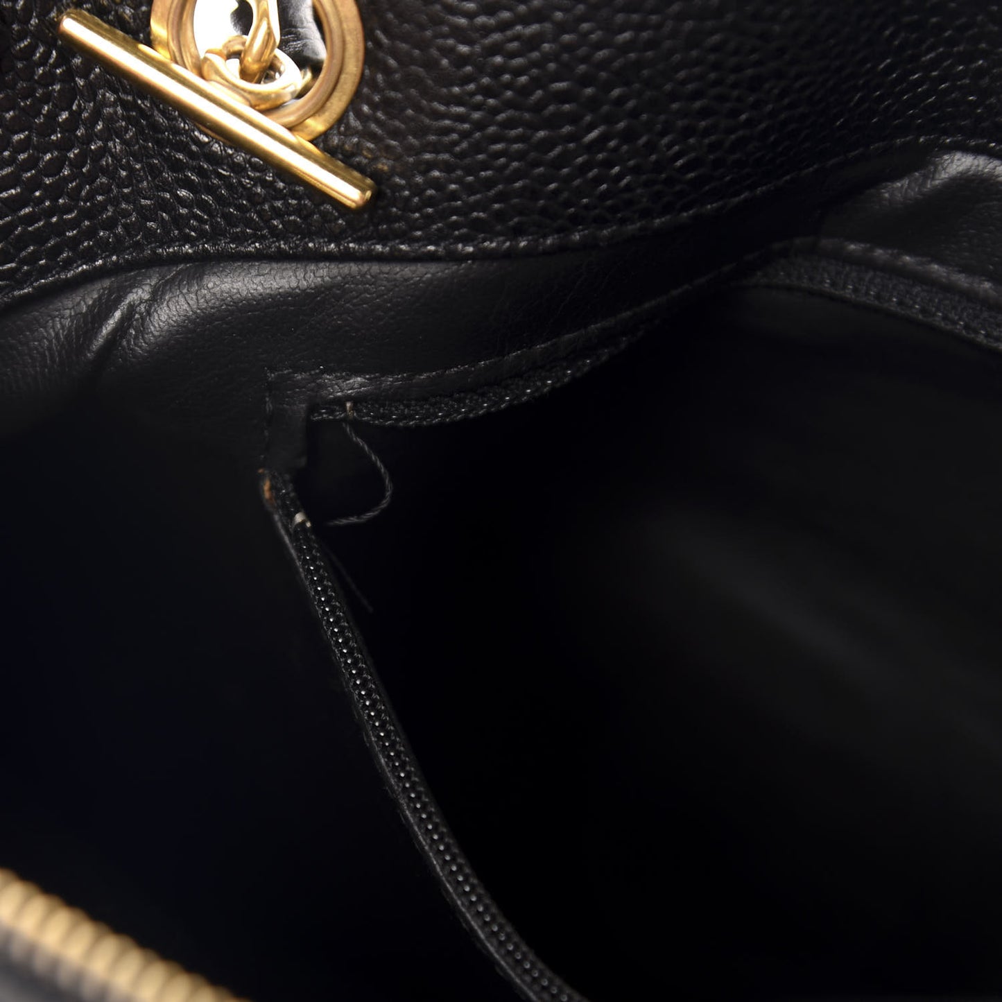 Caviar CC Shoulder Bag Black