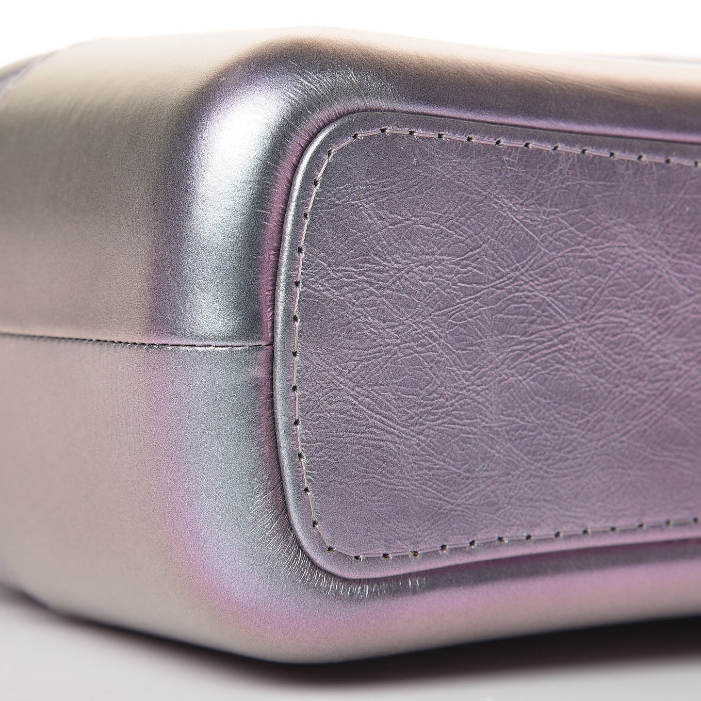 Iridescent Lambskin Calfskin Quilted Medium Gabrielle Hobo Light Purple