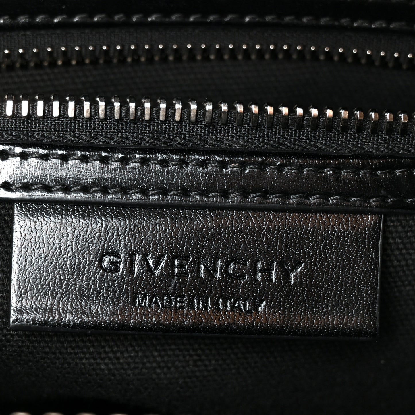 Shiny Lord Calfskin Small Antigona Black