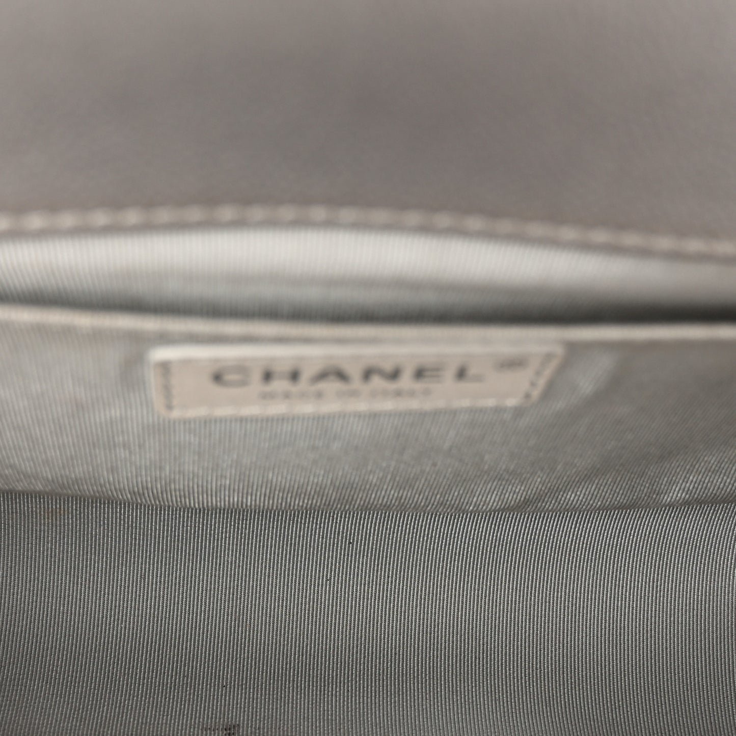 Metallic Caviar Chevron Quilted Medium Boy Flap Silver
