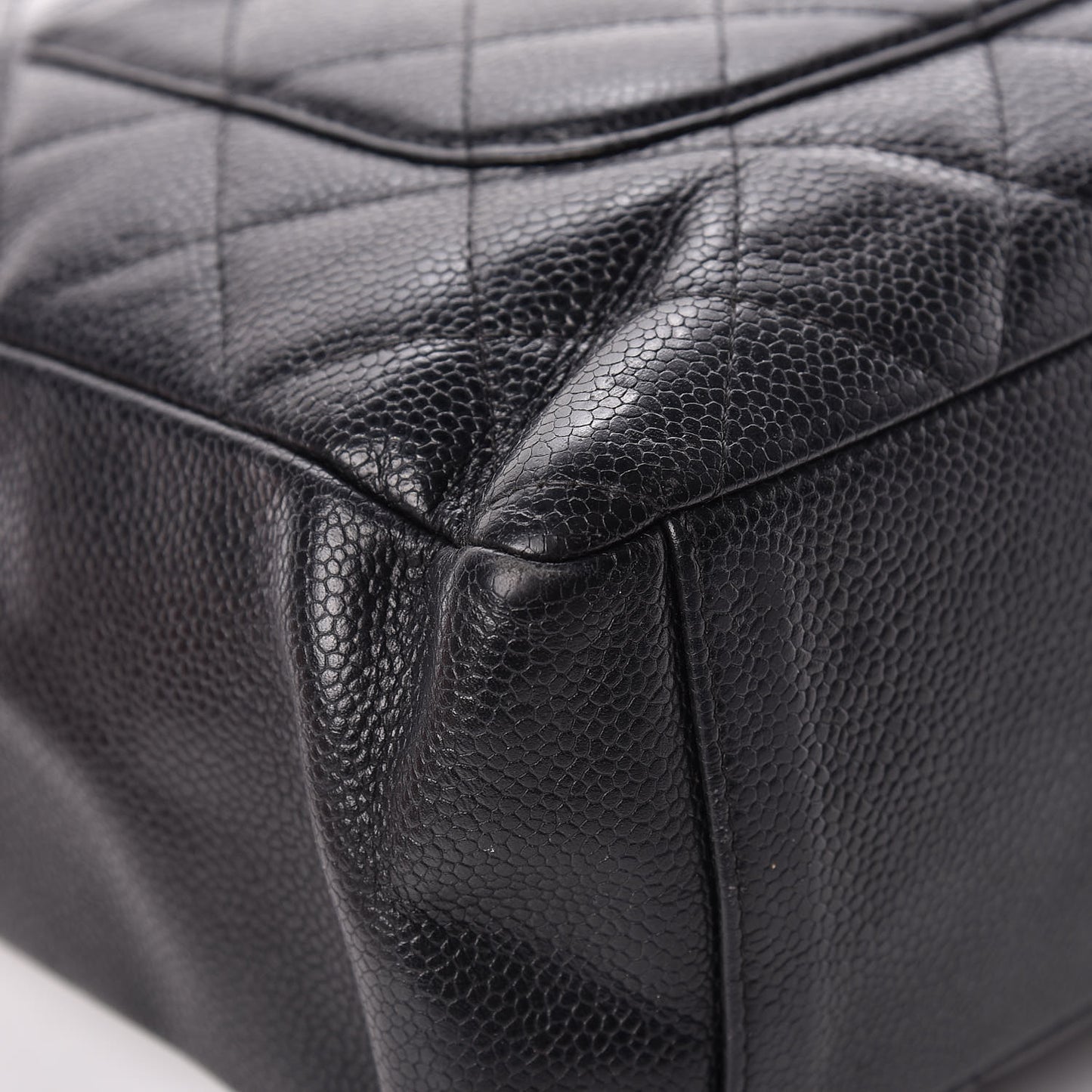Caviar Quilted Petit Shopping Tote PST Black