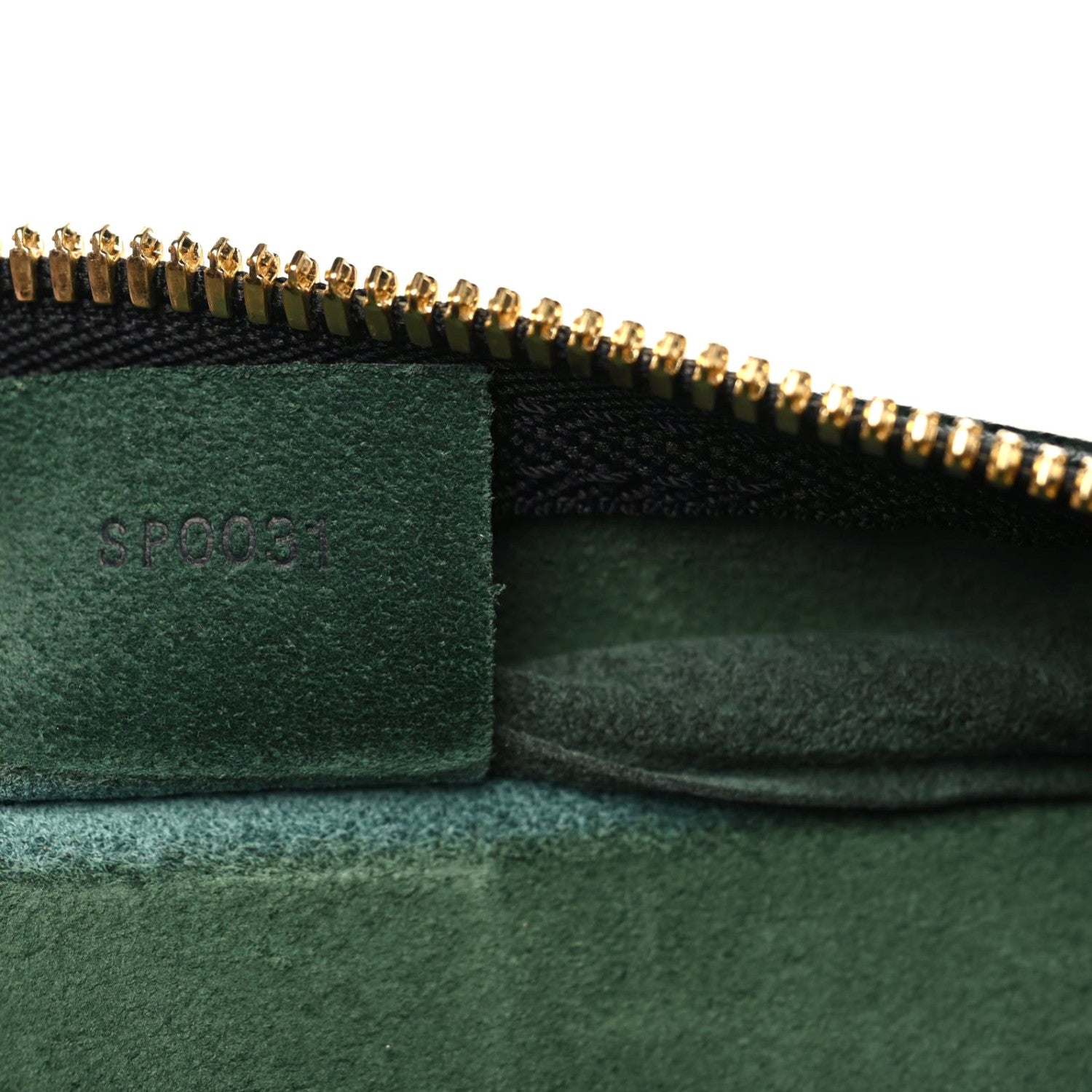 Louis Vuitton Taiga Kendall PM Epicea 8 of 9