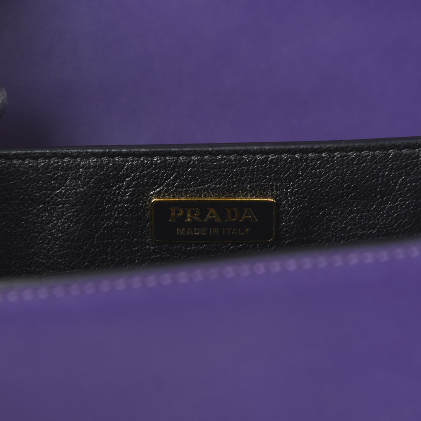 City Calf Saffiano Cahier Bag Viola Black