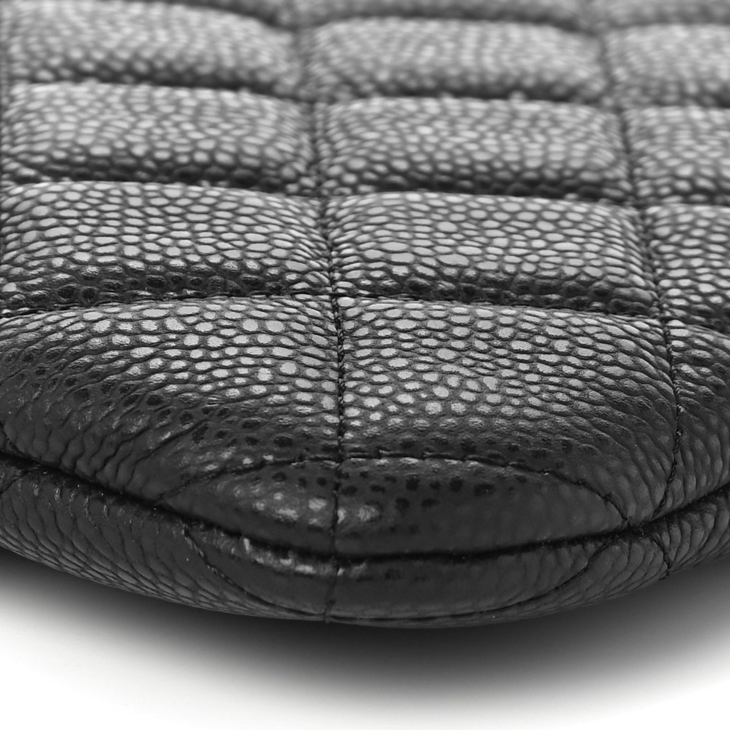 Caviar Quilted Medium Cosmetic Case Black