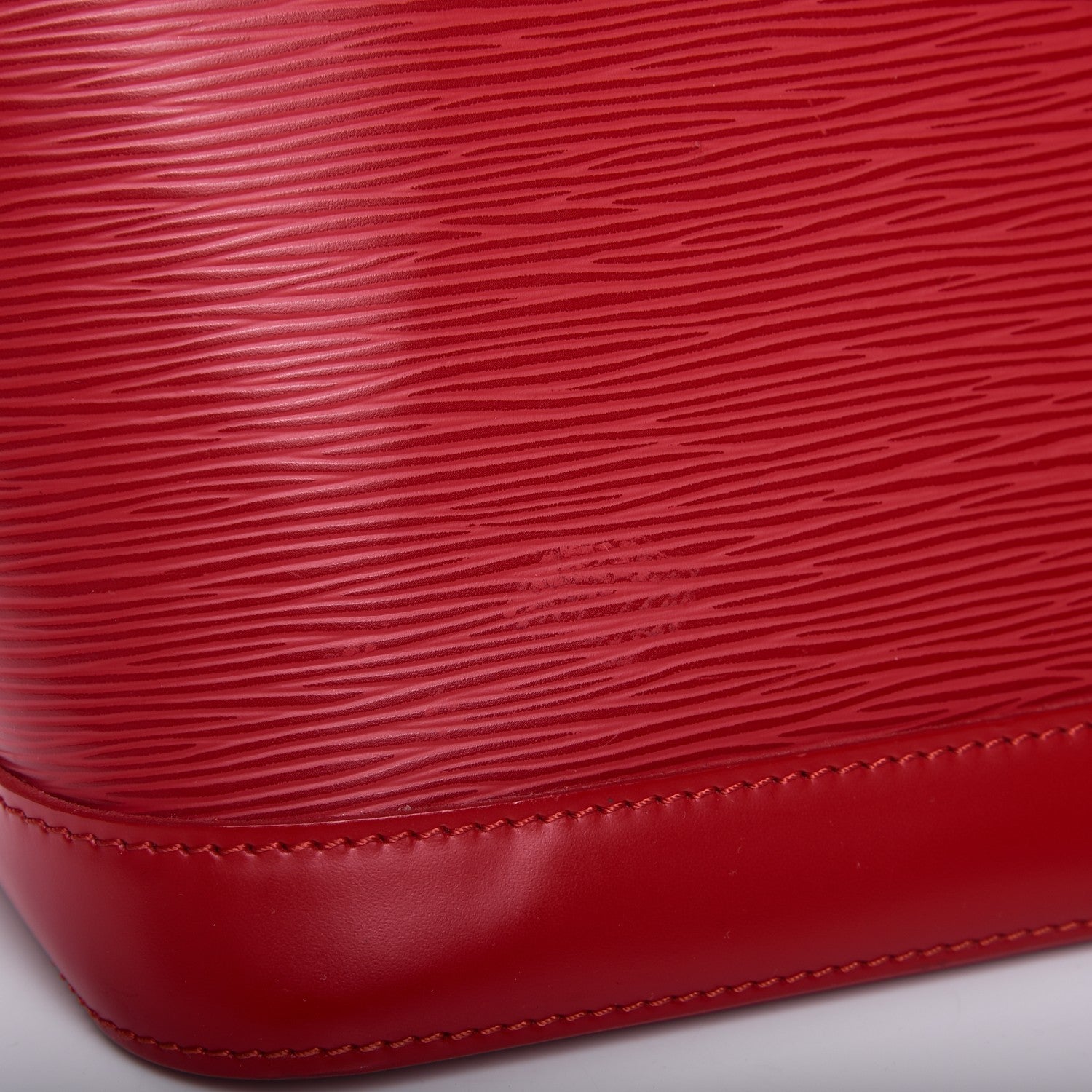 Louis Vuitton Epi Alma PM Rouge 8 of 8