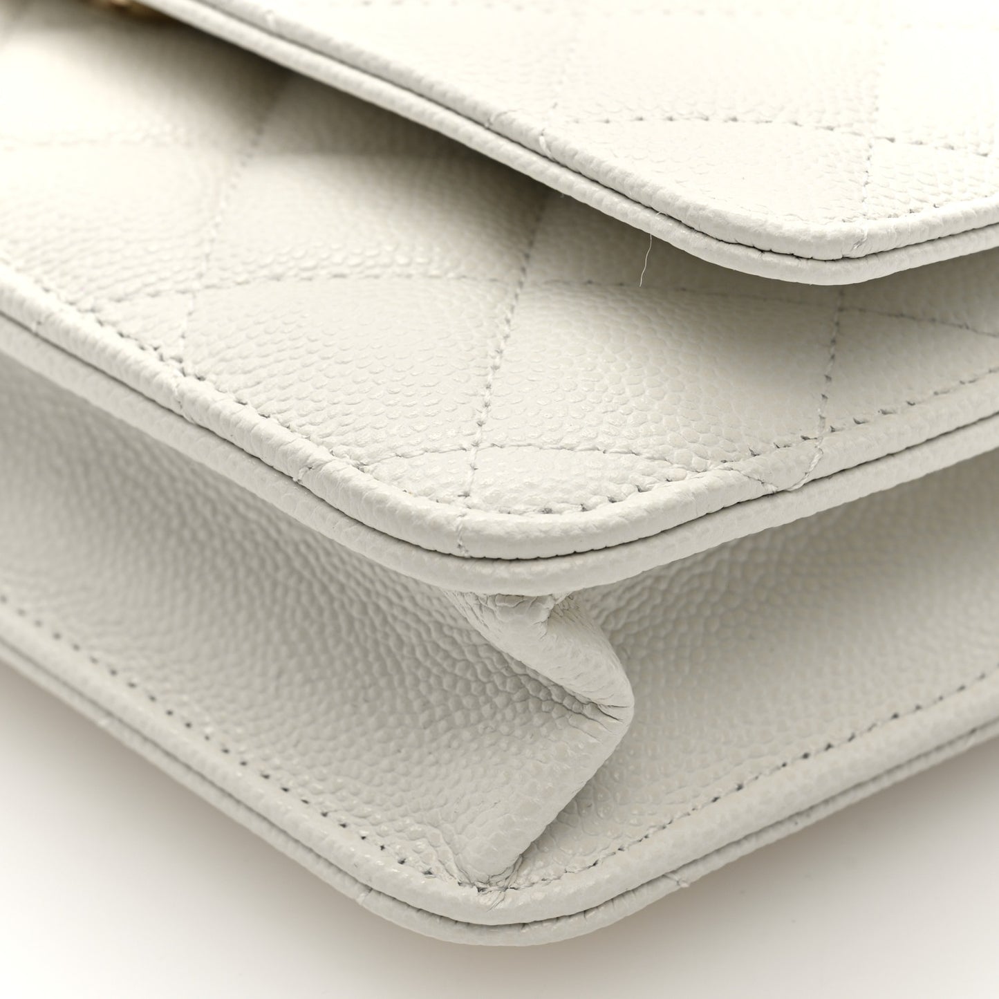 Caviar Quilted Wallet On Chain WOC White