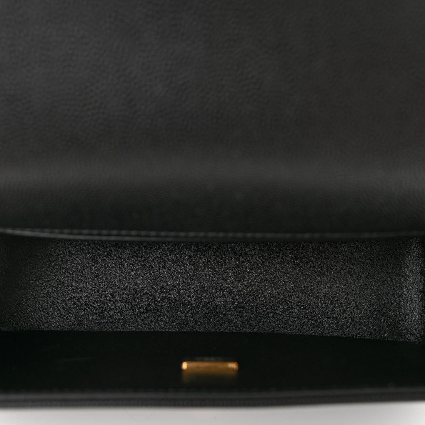 Caviar Quilted Medium Boy Flap Black