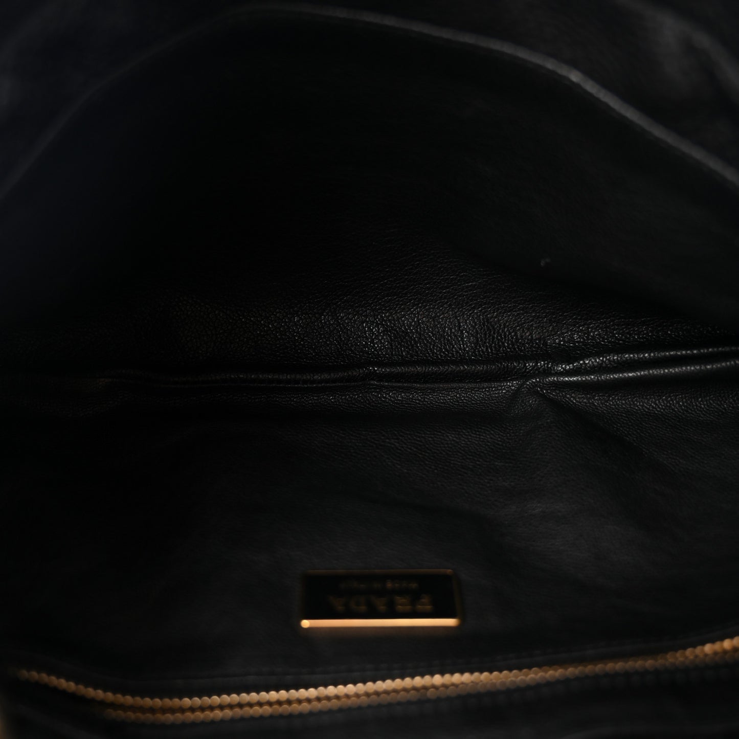 Vitello Daino Small Chain Shoulder Bag Black