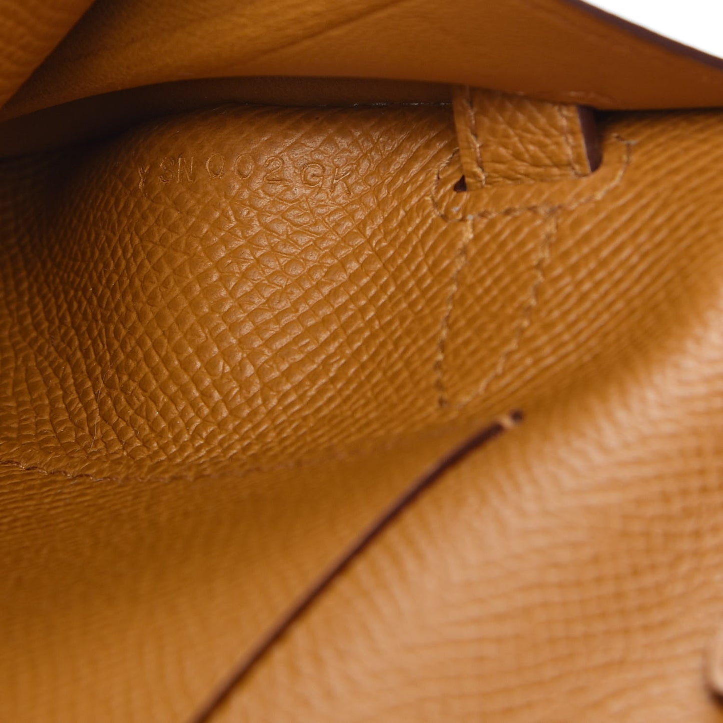 Epsom Kelly Wallet To Go Sesame