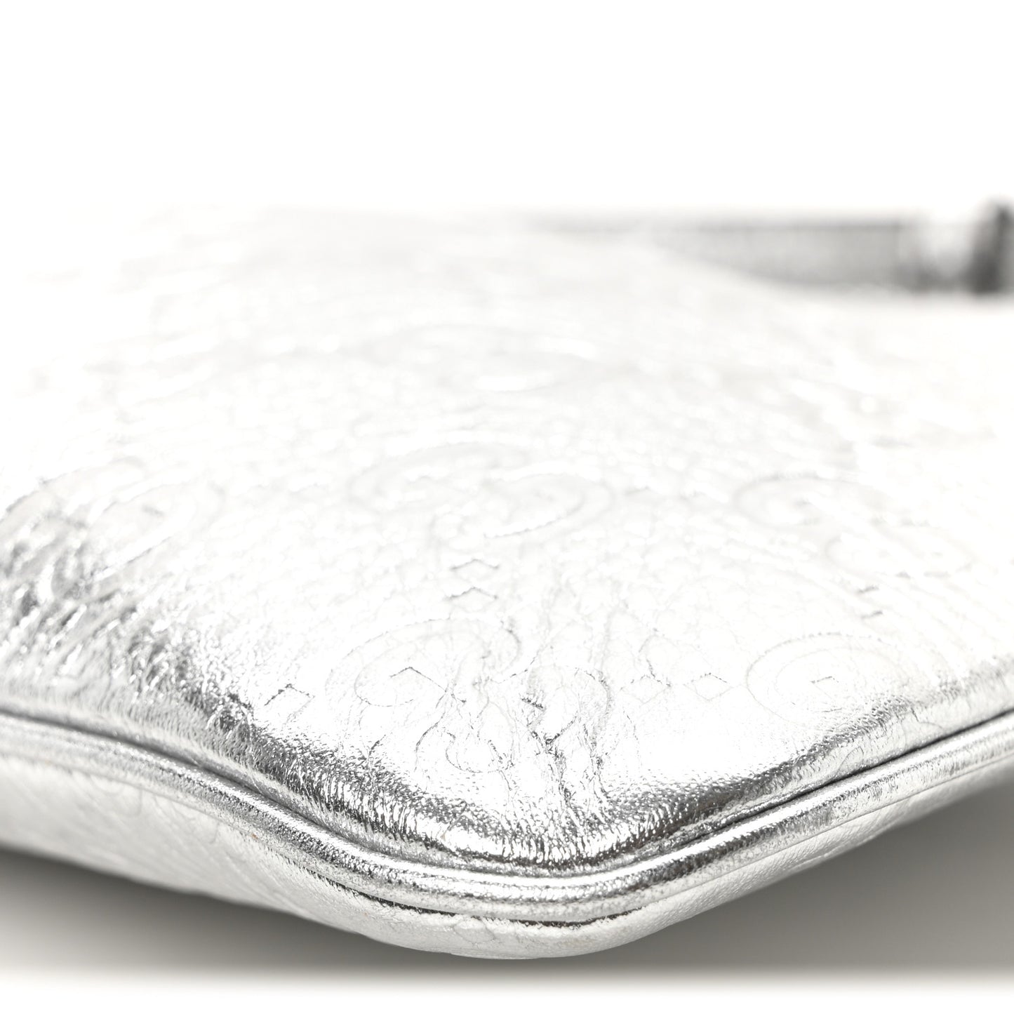 Metallic GG Grainy Calfskin Emblem Medium Shoulder Bag Silver