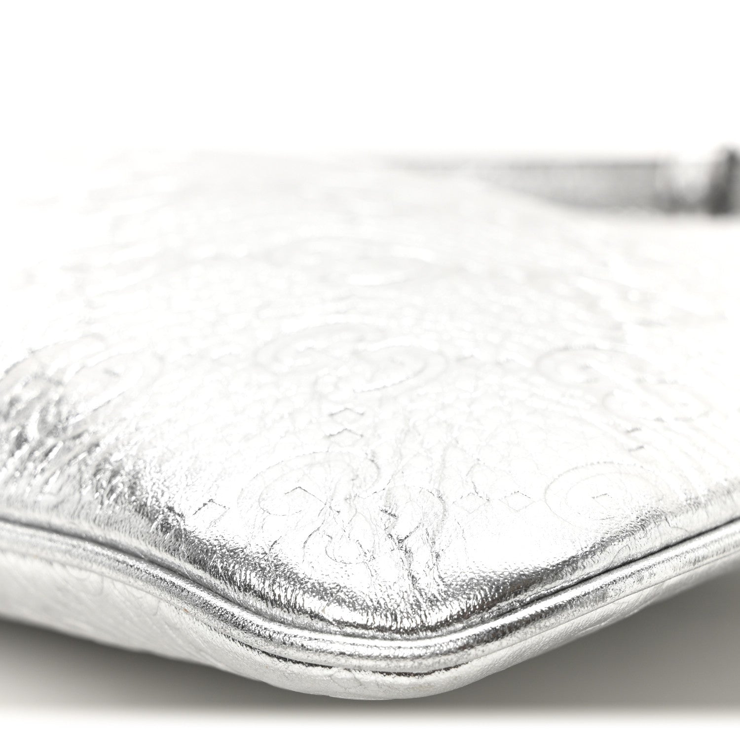 Gucci Metallic GG Grainy Calfskin Emblem Medium Shoulder Bag Silver 10 of 10