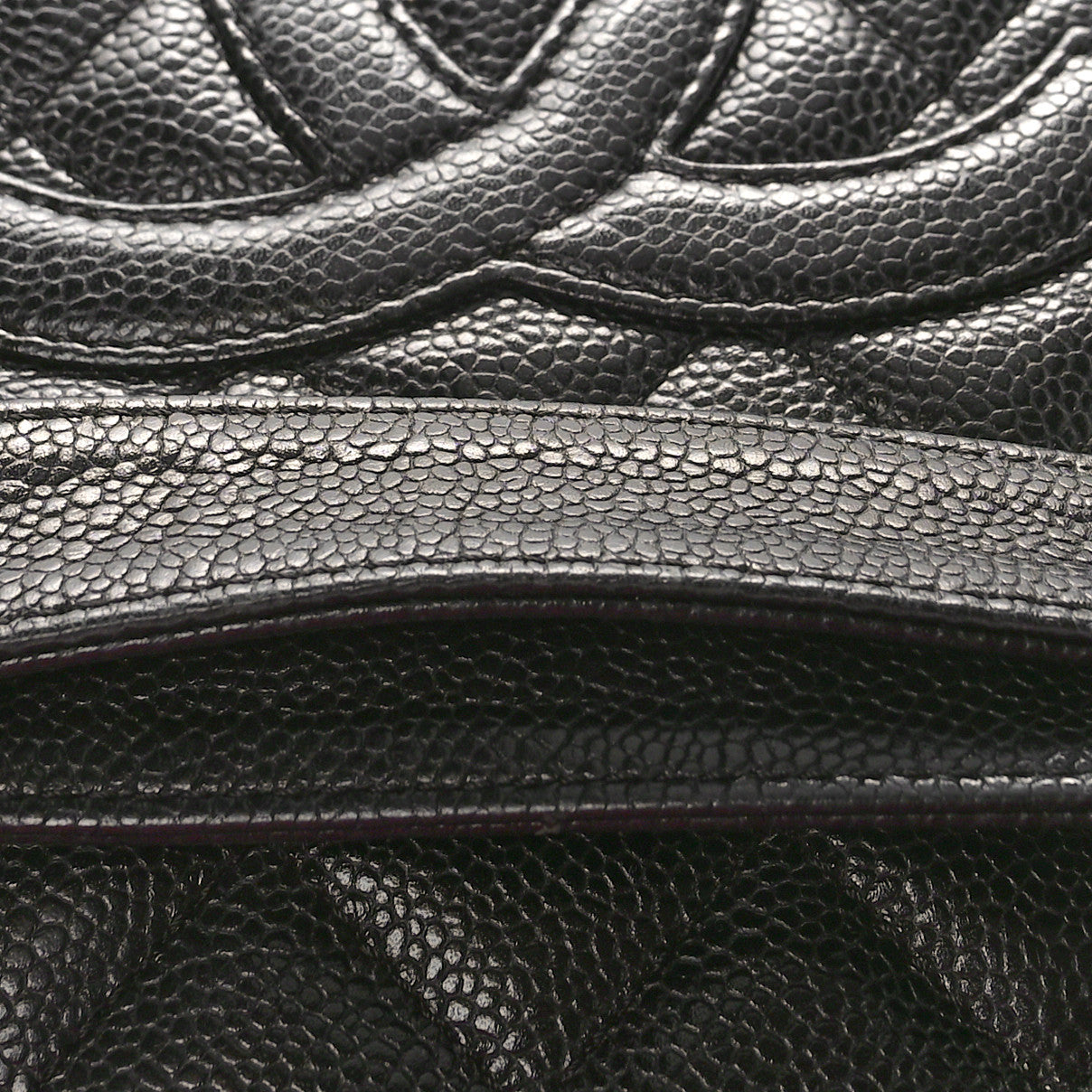 Caviar Quilted Petit Shopping Tote PST Black