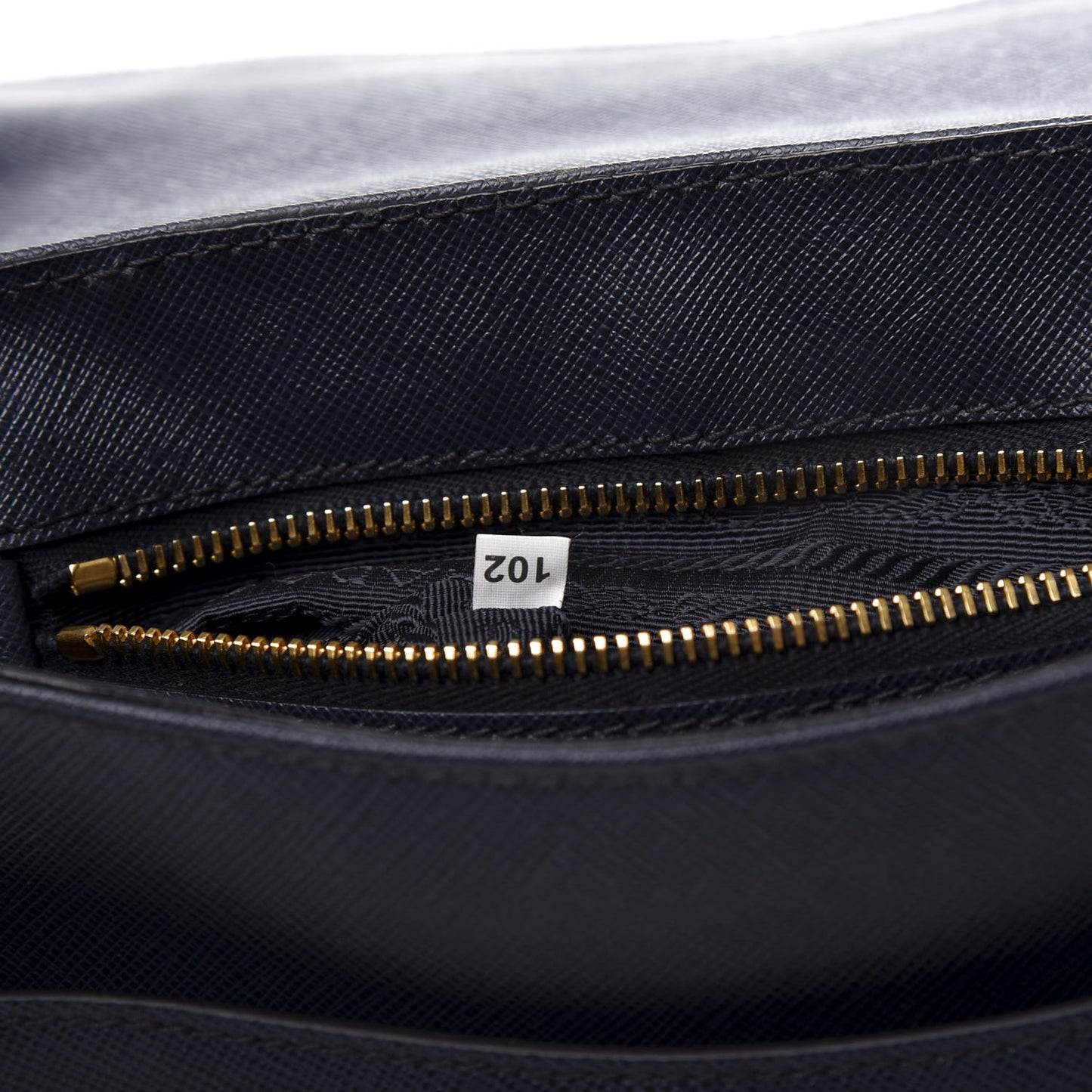 Saffiano Lux Messenger Bag Baltico