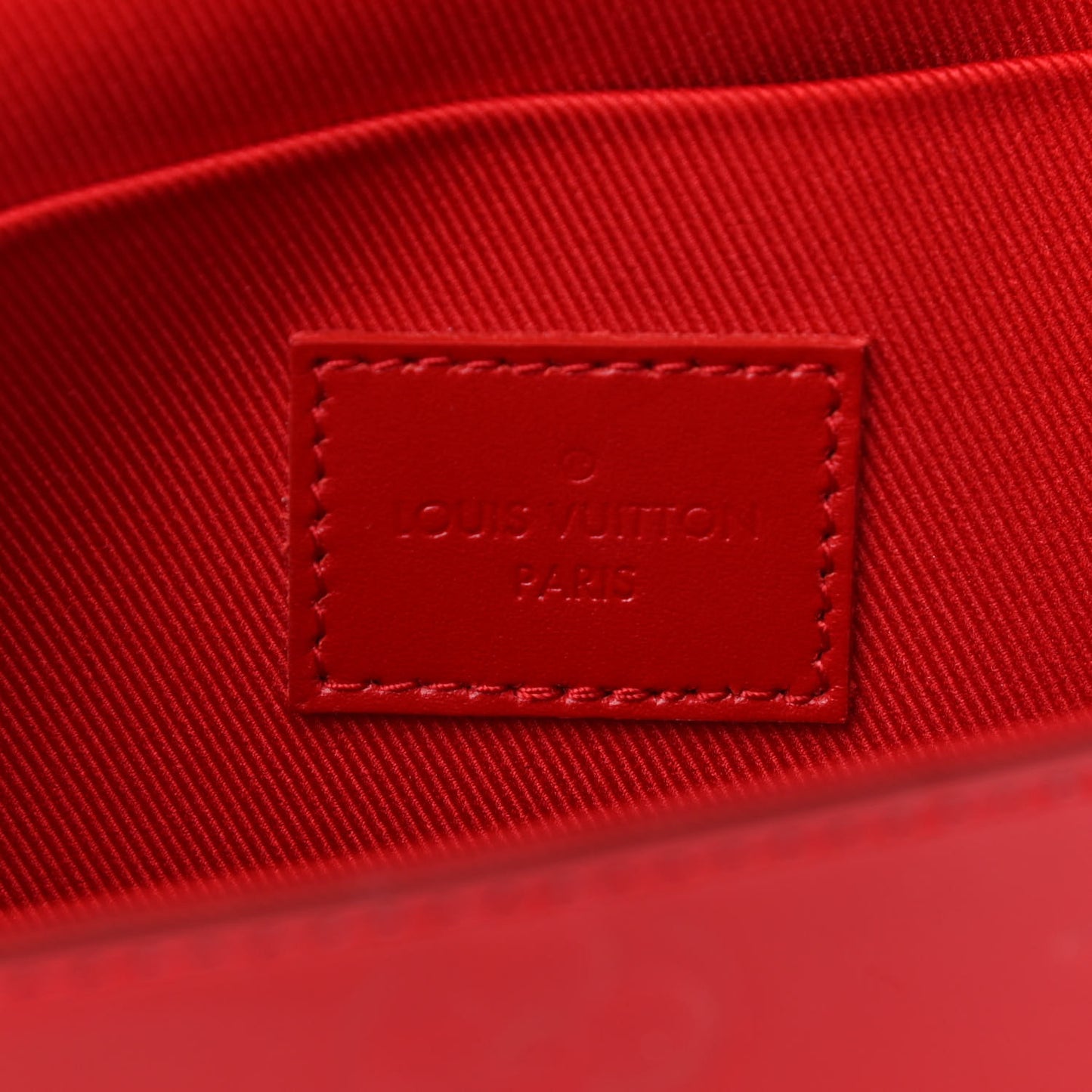 Vernis Felicie Pochette Chain Wallet Cherry