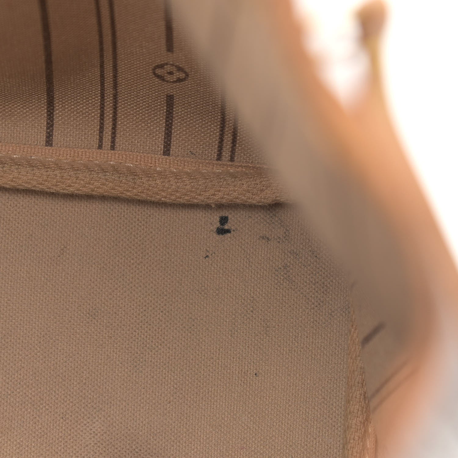 Louis Vuitton Monogram Neverfull MM 23 of 24