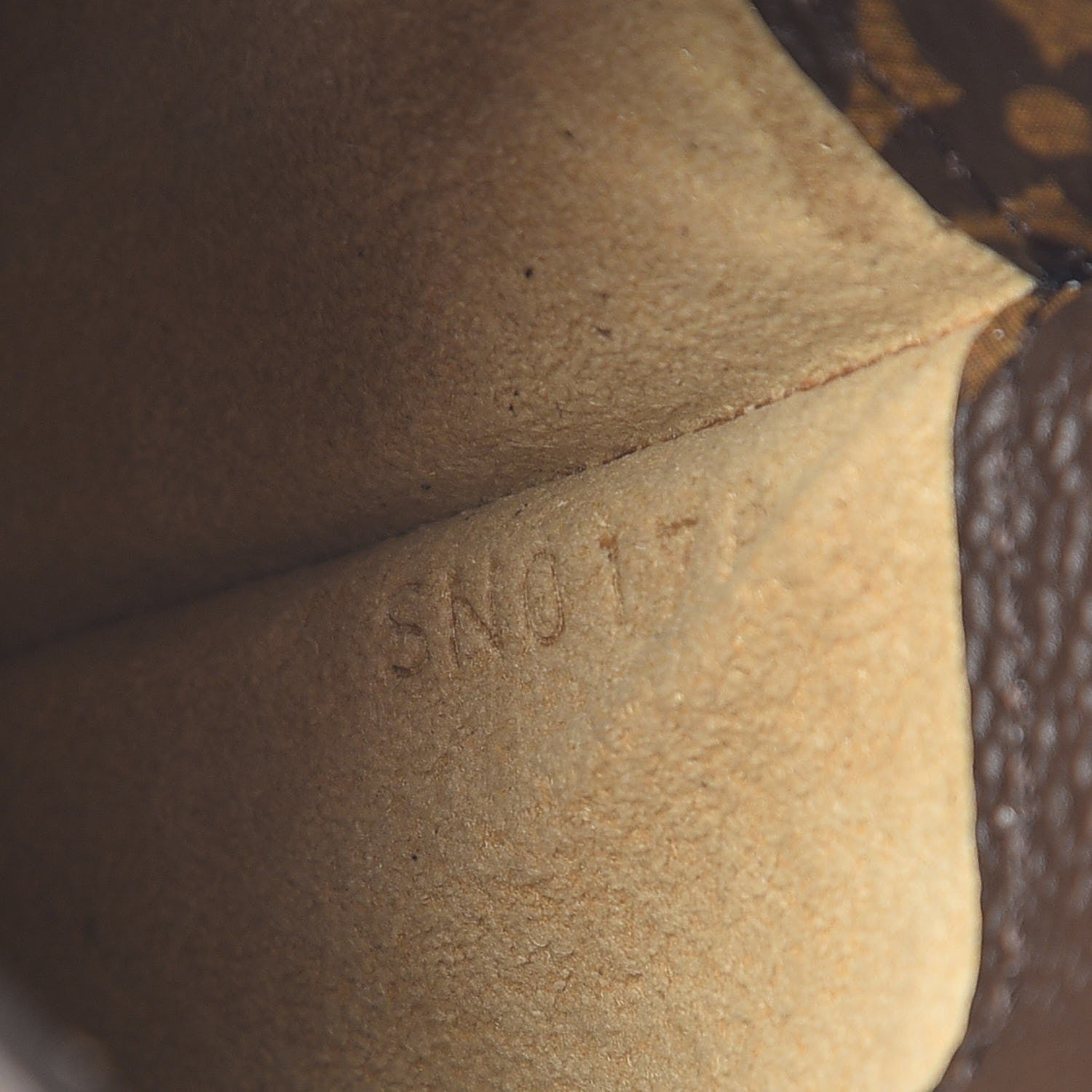 Louis Vuitton Monogram Sunglasses Case MM 20 of 21