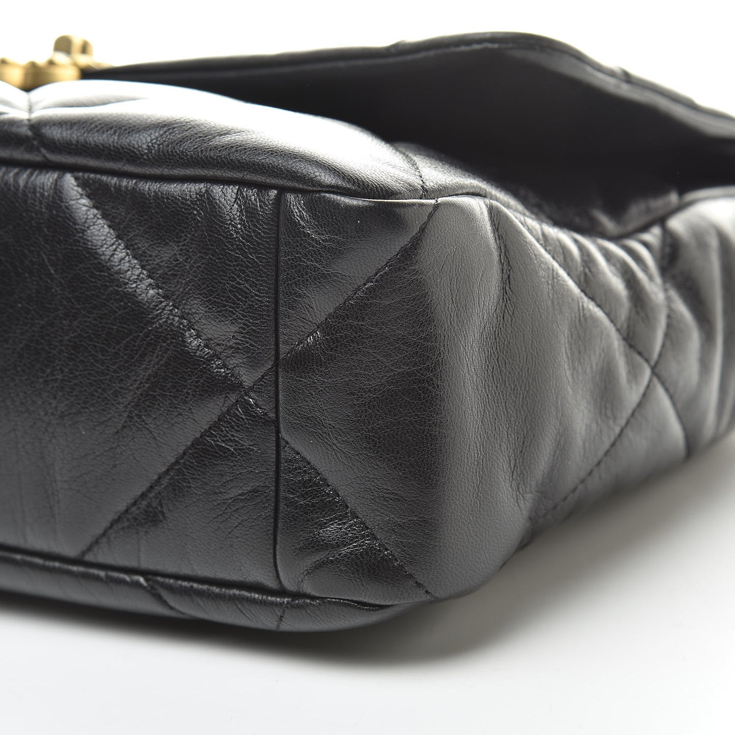 Goatskin Quilted Large 19 Flap Black