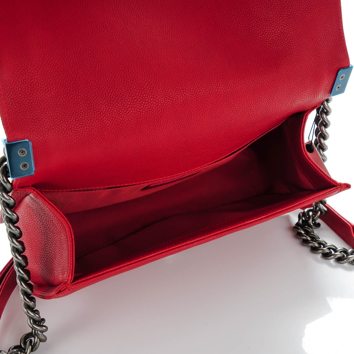 Caviar Quilted Medium Boy Flap Red