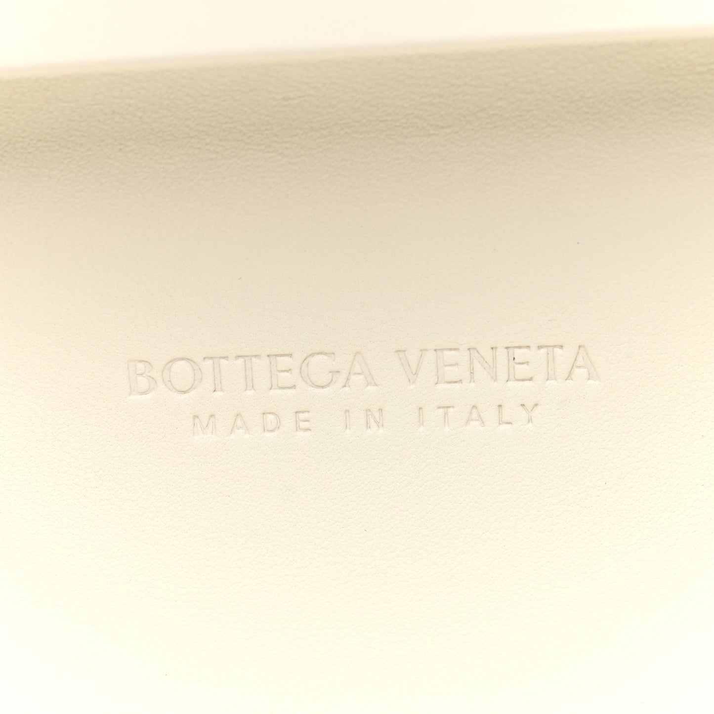 Calfskin Intrecciato Knot On Strap Bone