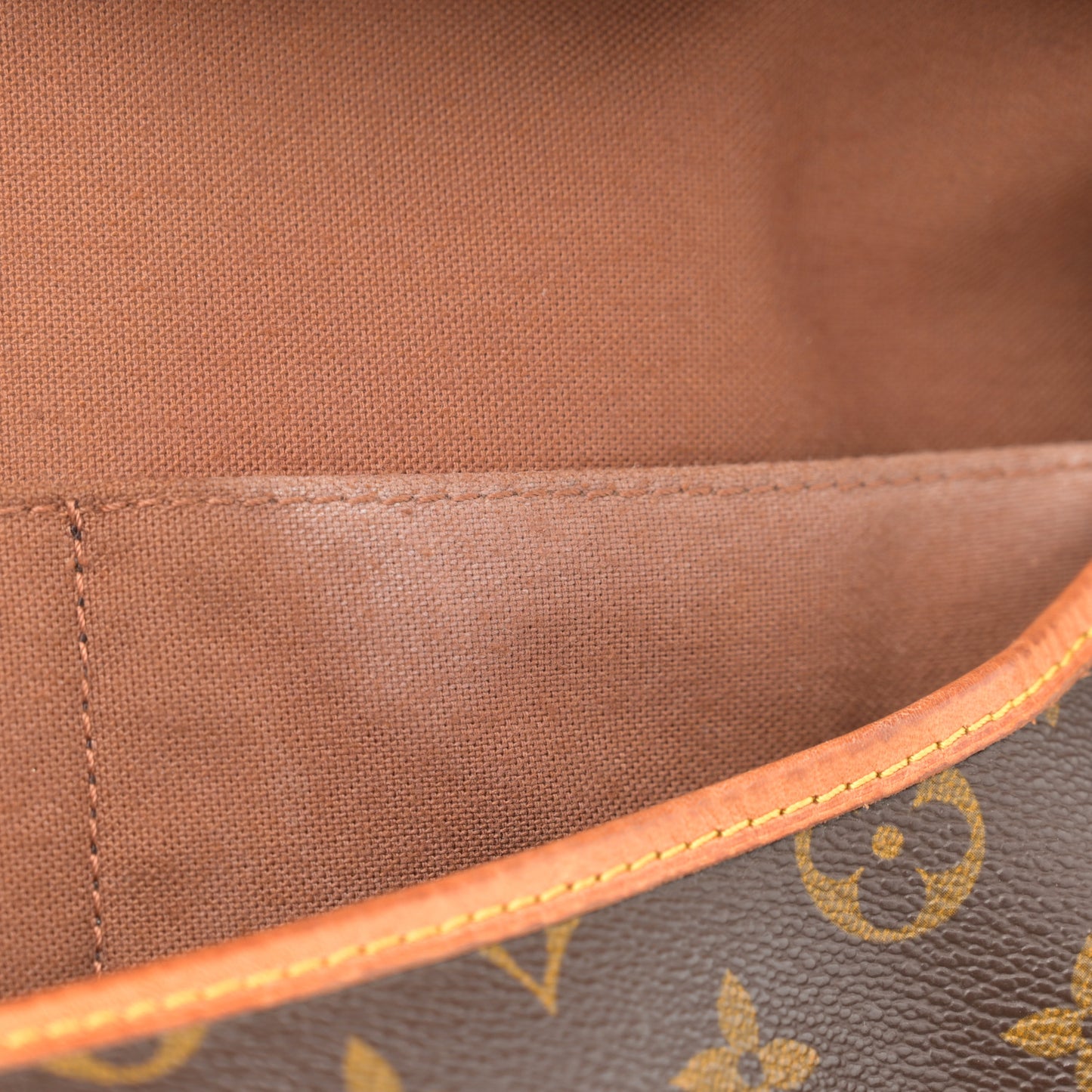 Monogram Saumur 35