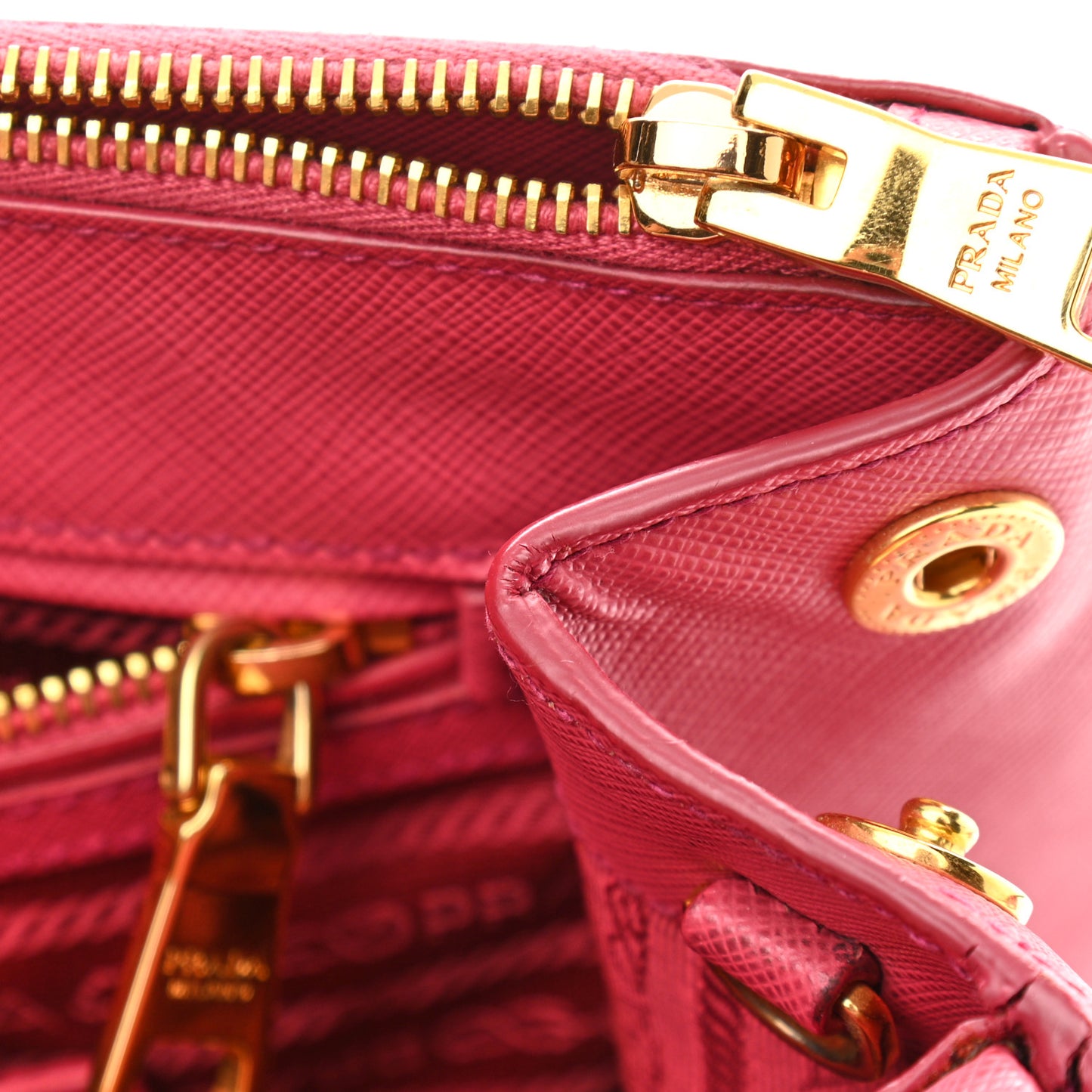 Saffiano Medium Galleria Double Zip Tote Peonia