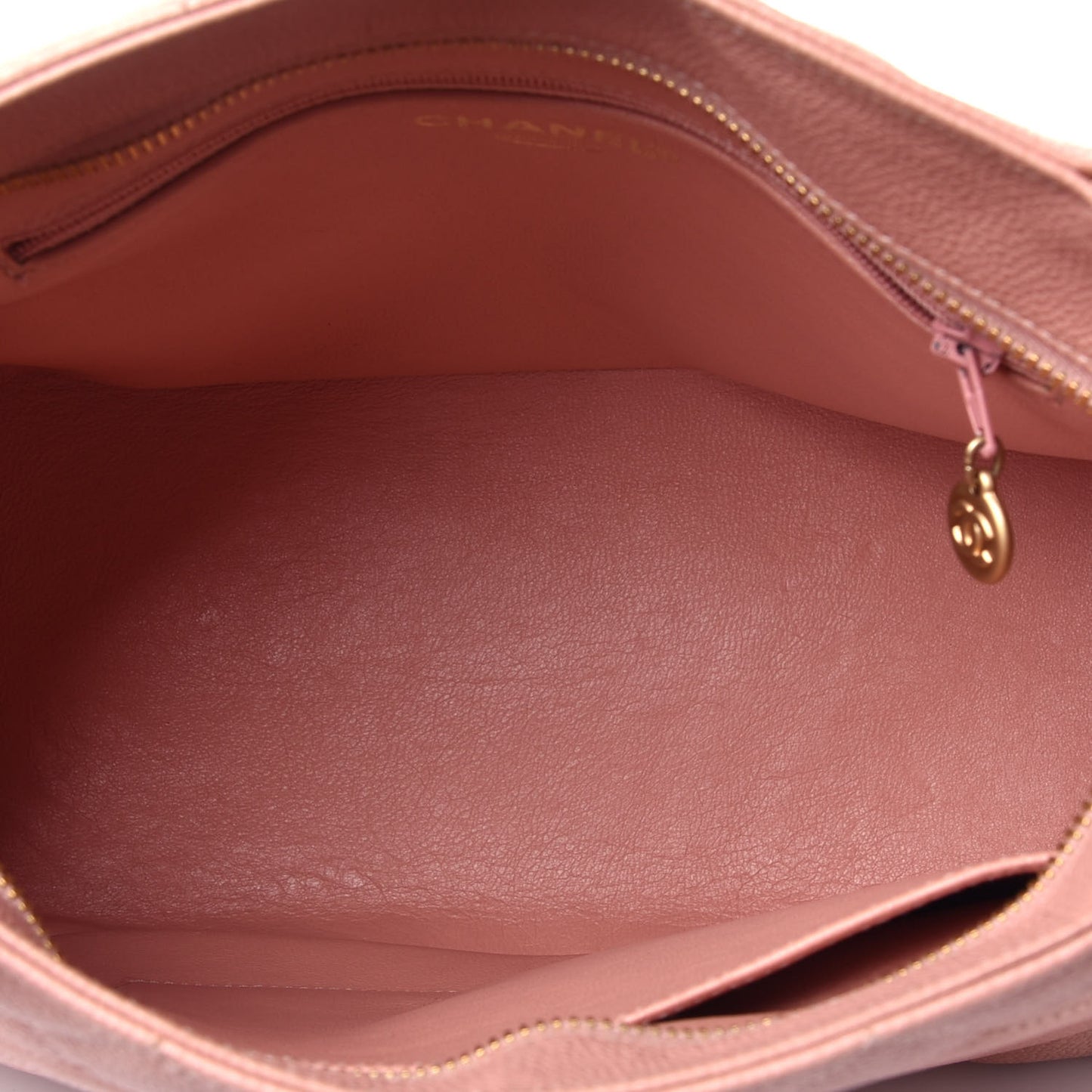 Caviar Medallion CC Tote Light PinkCHANEL Caviar Quilted Medallion Tote Pink